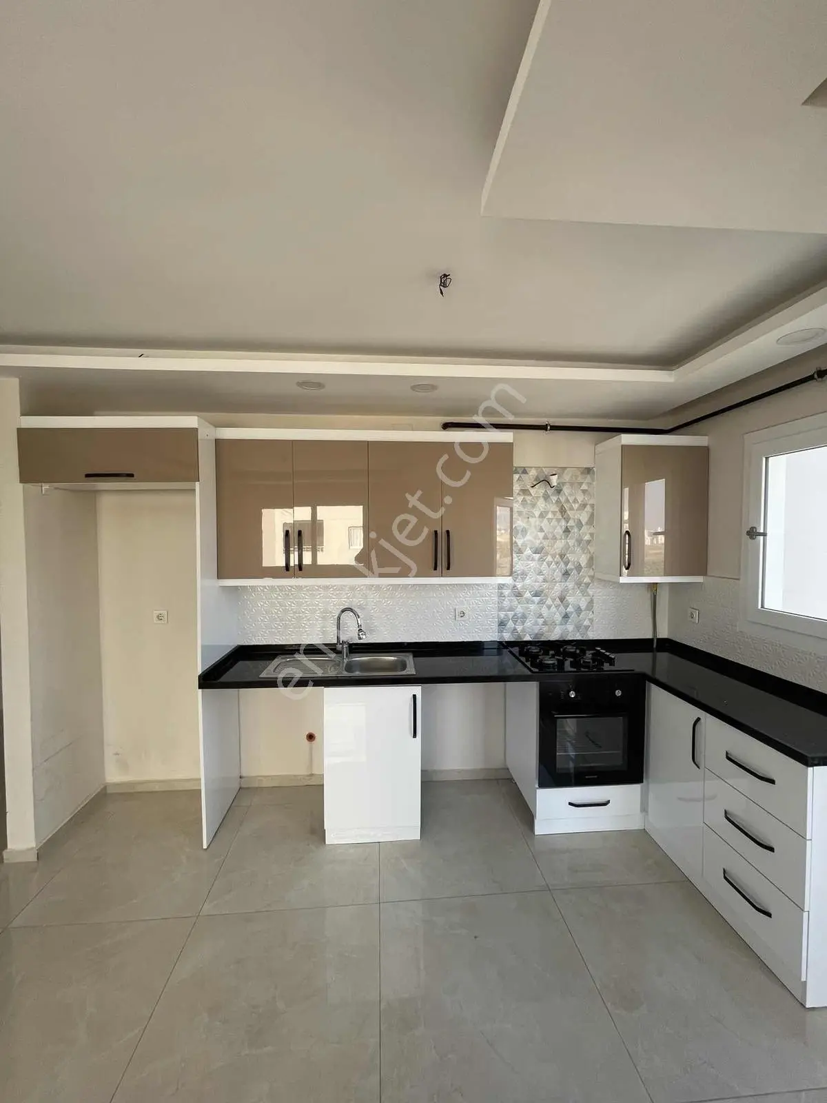 Stadyum Bulv.Uzerı 2 Bloklu Sıte Giyinme Odalı Cok Genıs 2+1