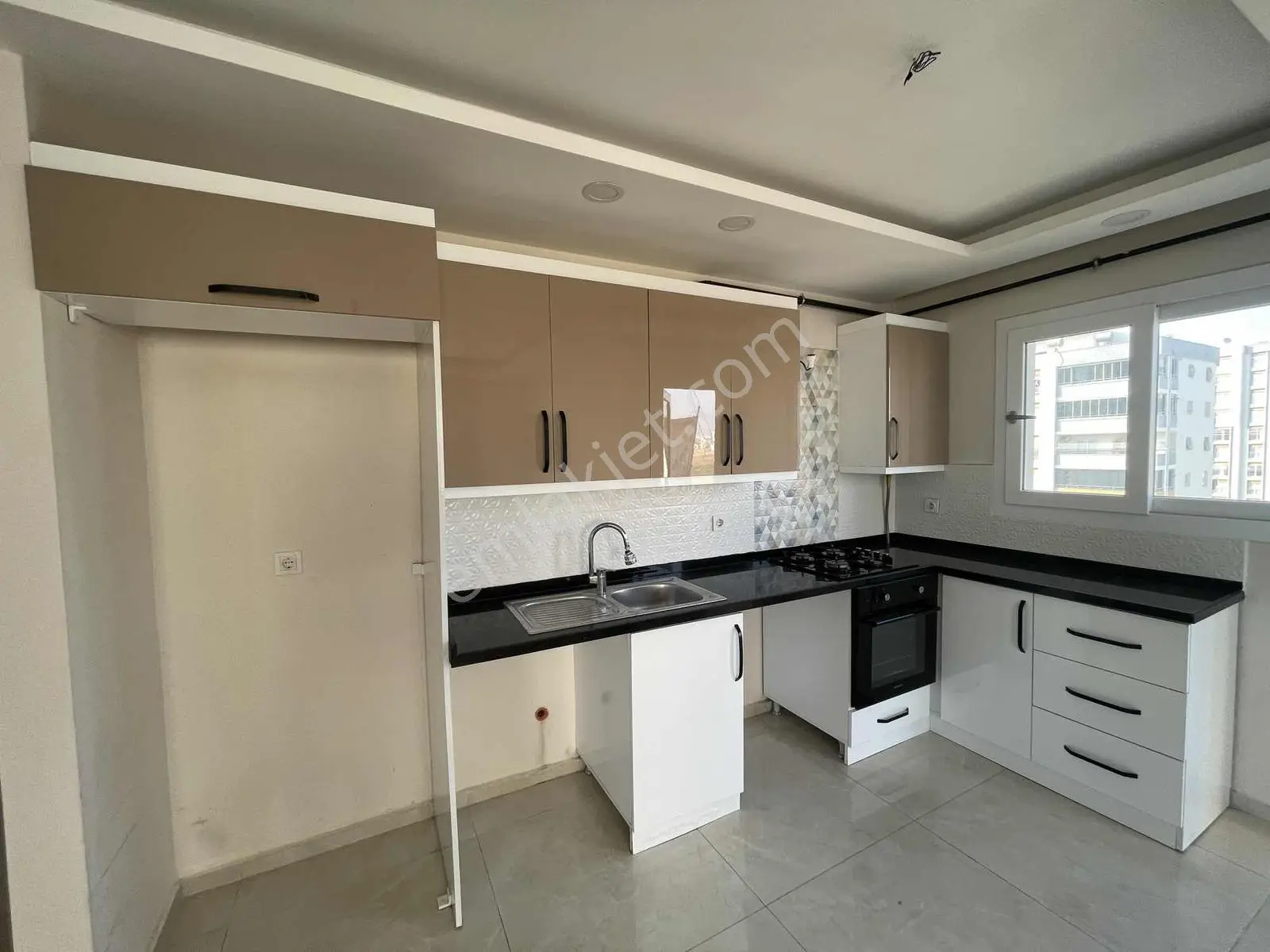 Stadyum Bulv.uzerı 2 Bloklu Sıte Giyinme Odalı Cok Genıs 2+1 — fotoğraf 3