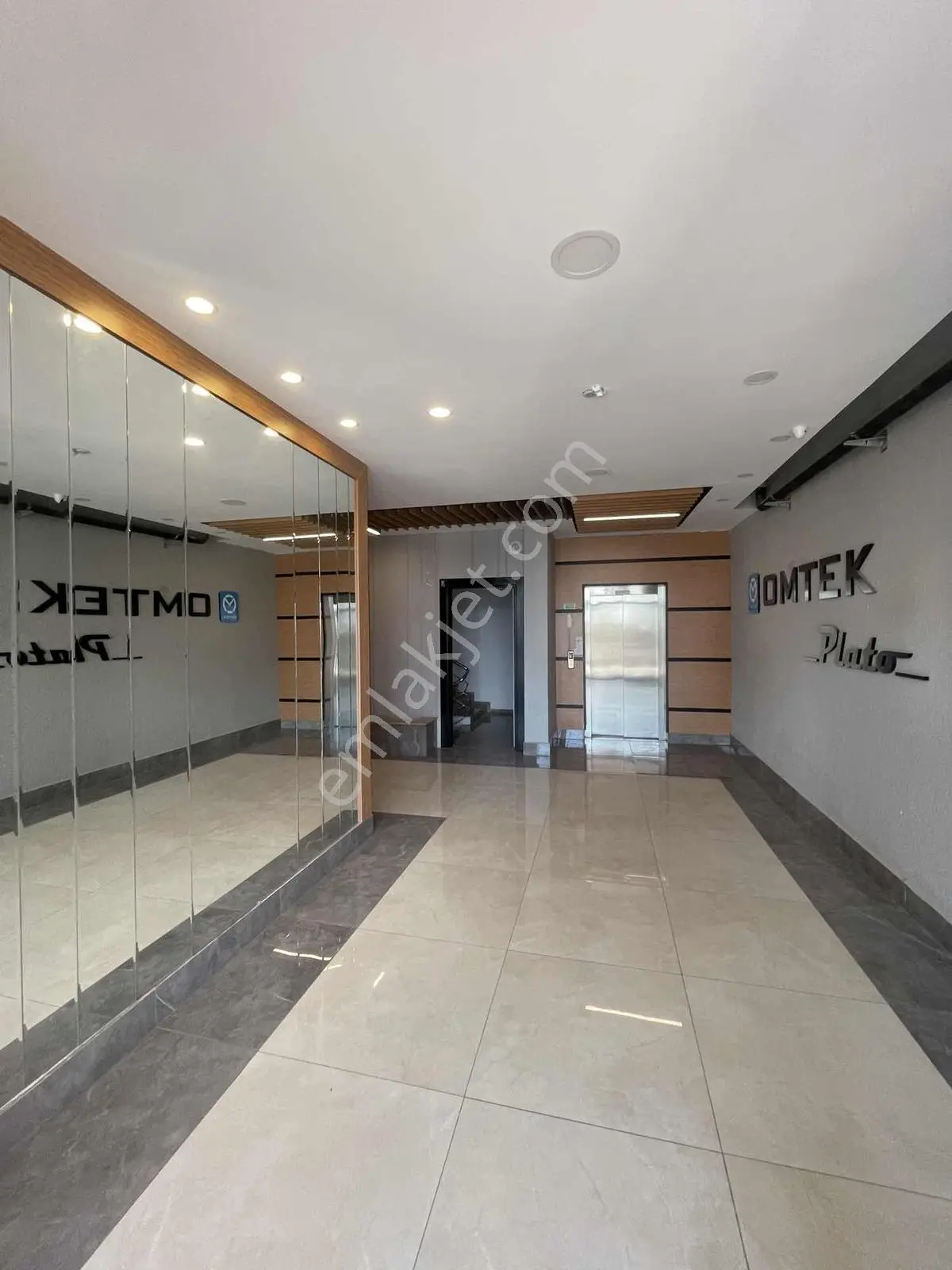 Stadyum Bulv.uzerı 2 Bloklu Sıte Giyinme Odalı Cok Genıs 2+1 — fotoğraf 32