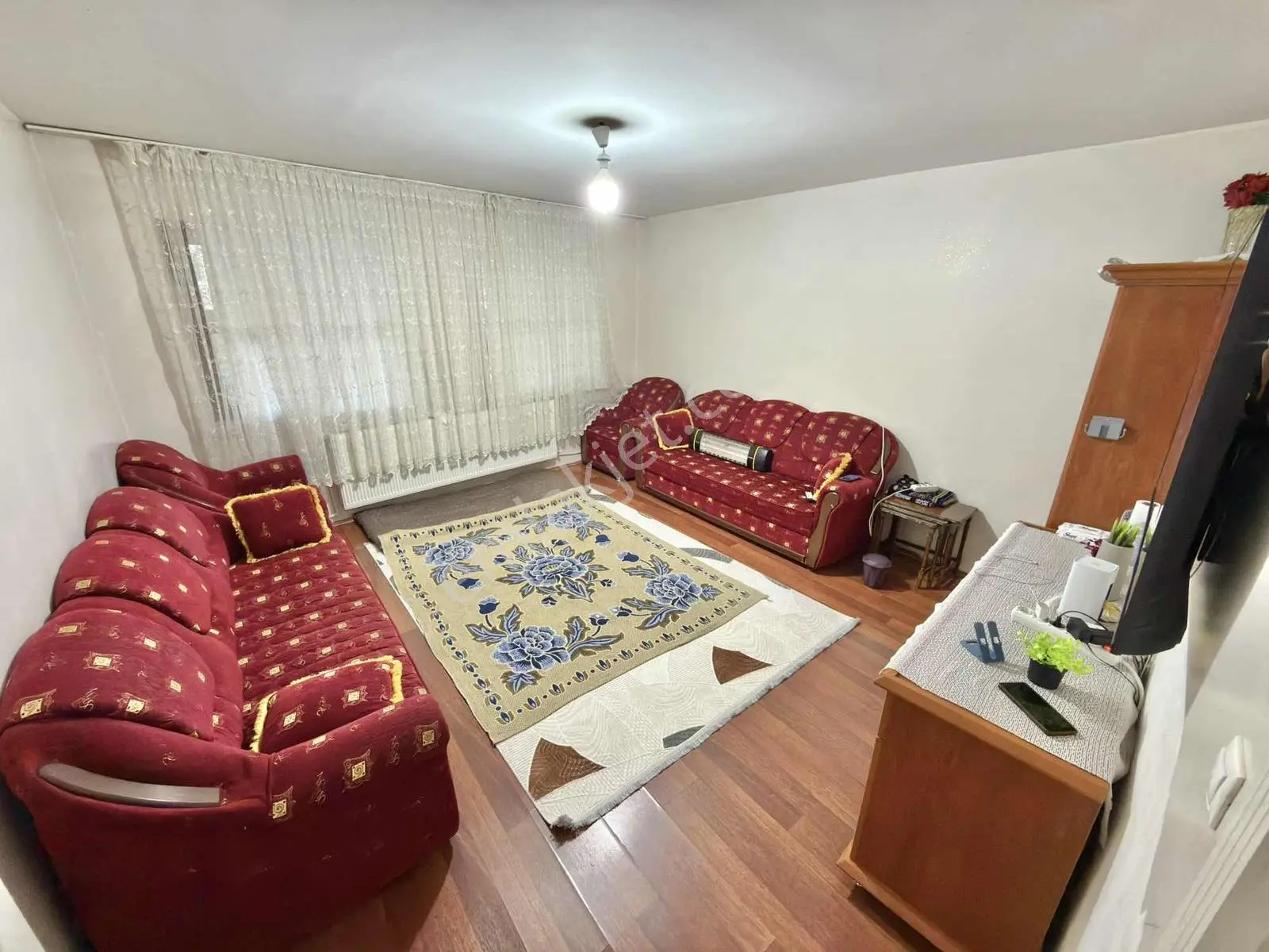 Tarhanlar Cd Dibi Balkonlu 3+1 Çok Geniş Bu Fiyata Kaçmaz!