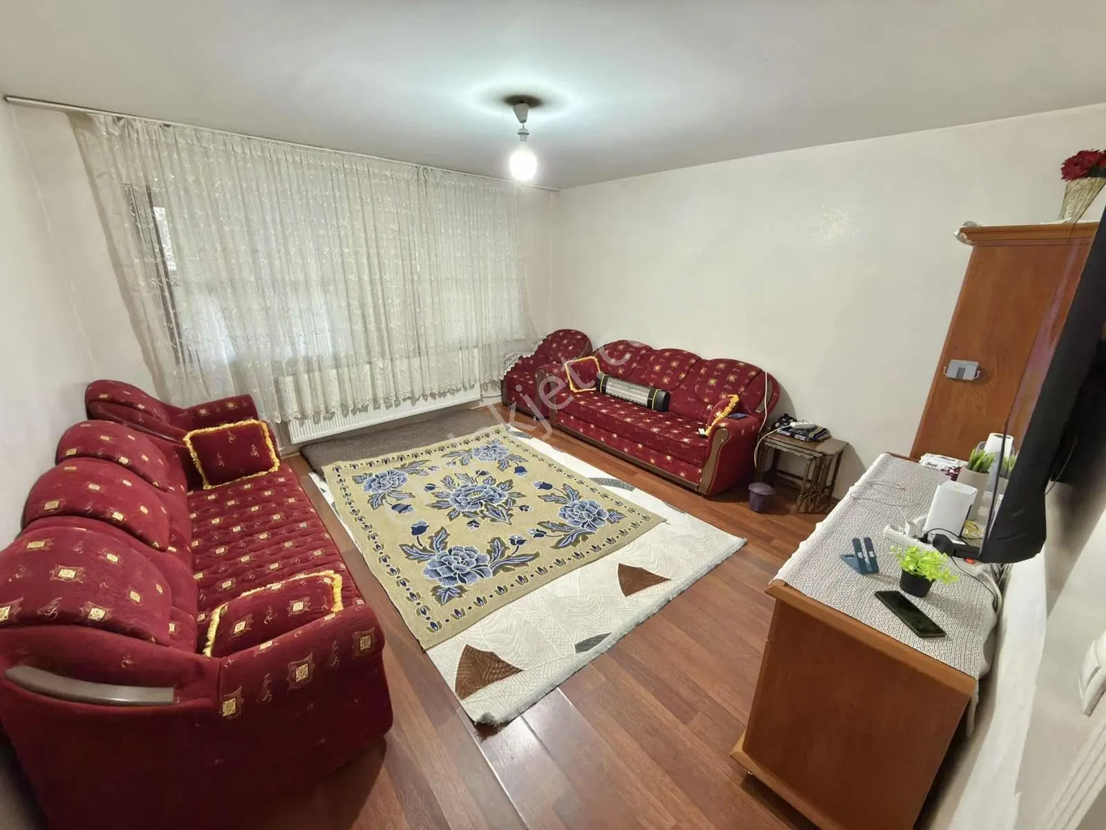 Tarhanlar Cd Dibi Balkonlu 3+1 Çok Geniş Bu Fiyata Kaçmaz! — fotoğraf 2