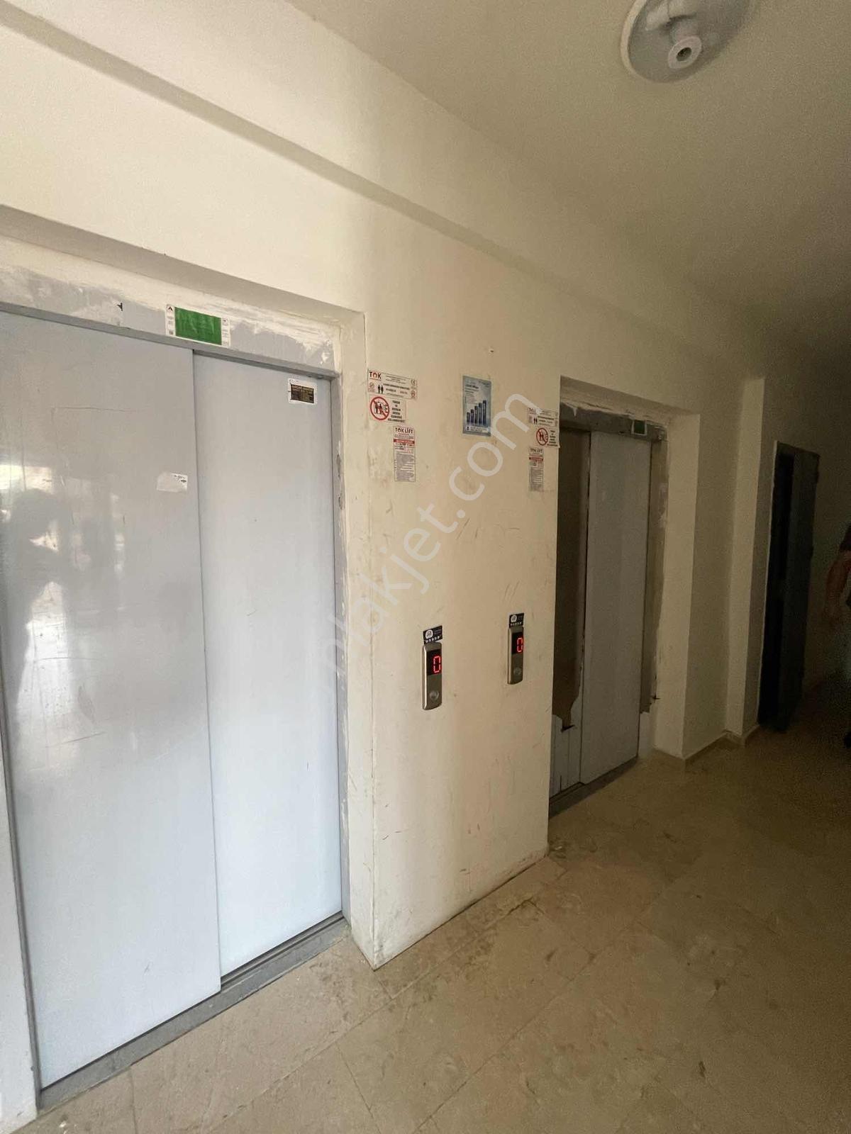 Erguvan Bulvarında Bolgenın En Genıs Lux Cam Bal.ekstralı 1+1 — fotoğraf 27