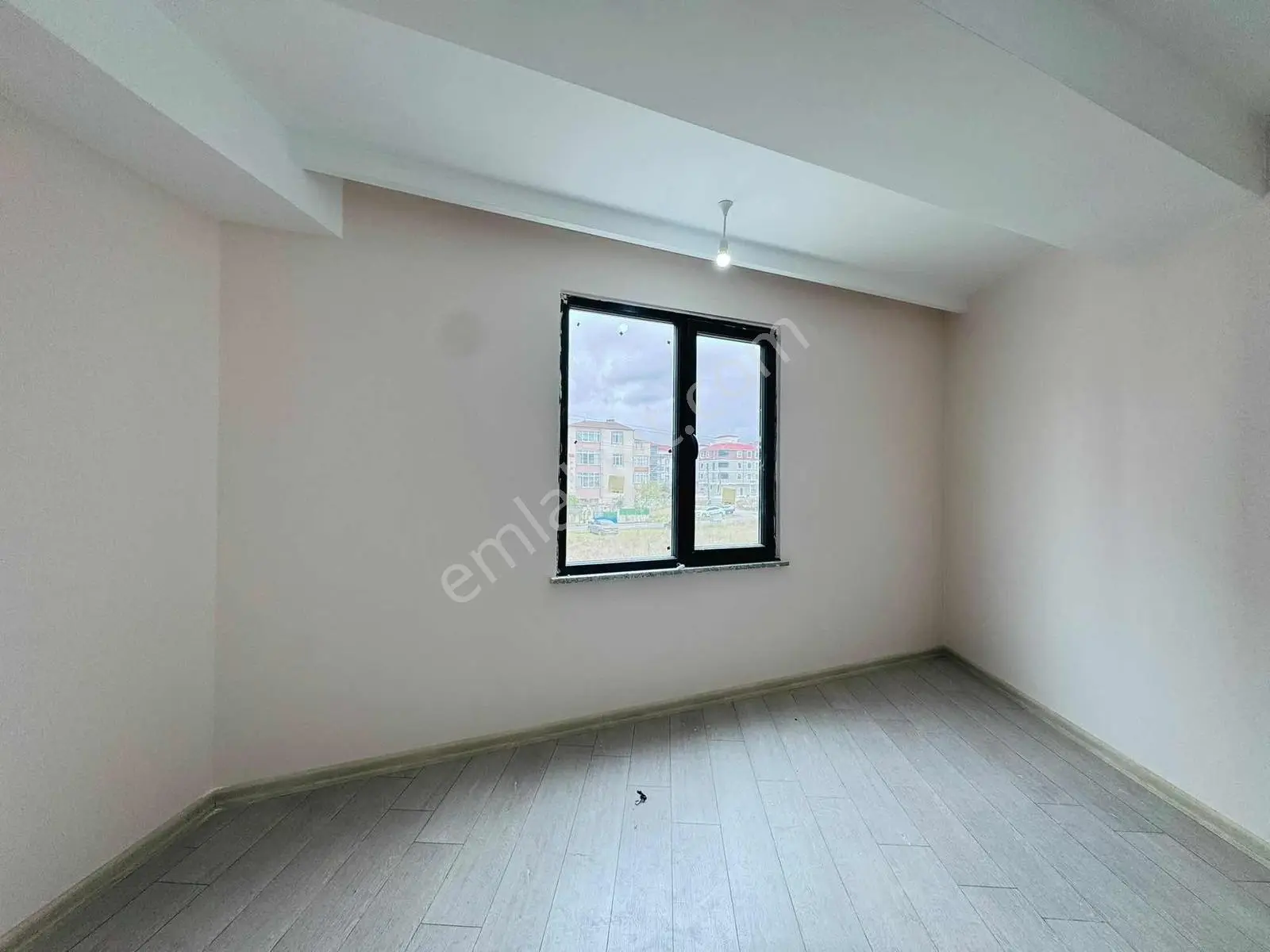 Cadde Gayrimenkul'den Kapaklı'da Ayrı Mutfaklı Arakat 2+0 Daire — fotoğraf 24