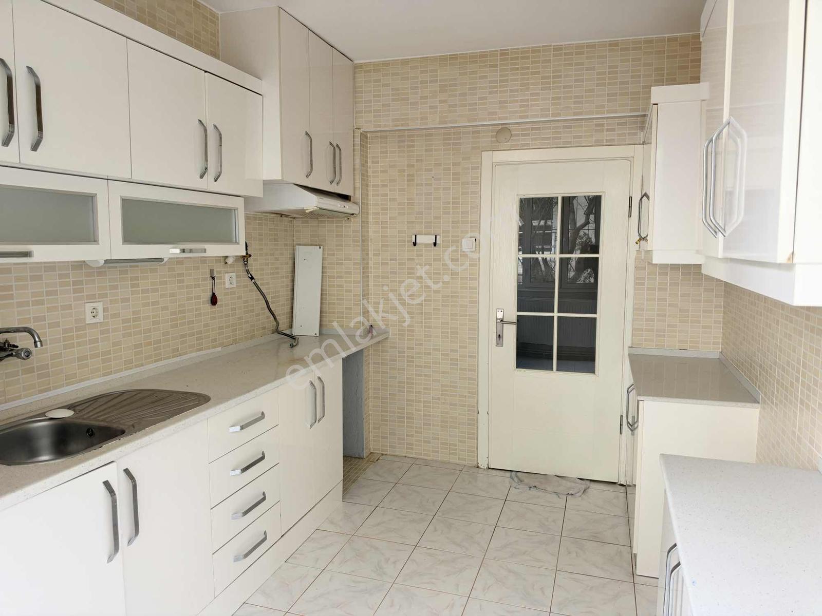 Bornova Erzene Mahallesi 3+1 Satılık Daire