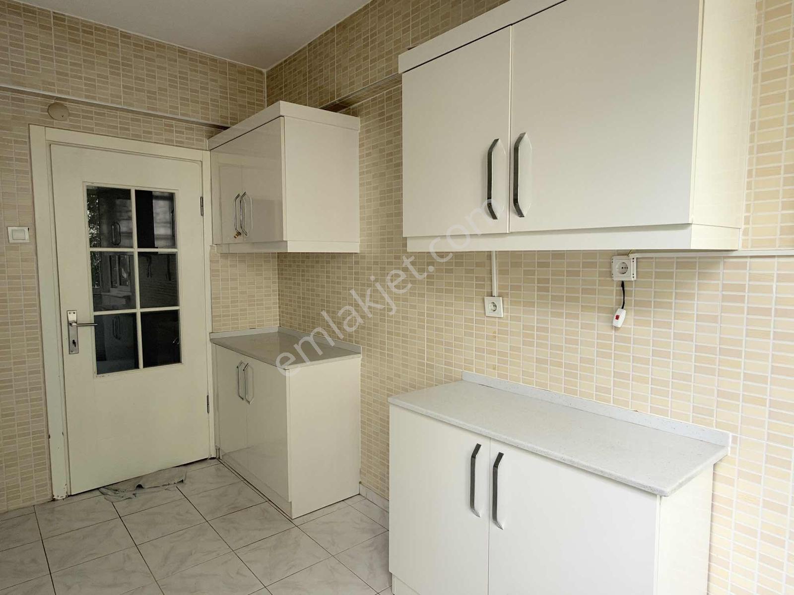 Bornova Erzene Mahallesi 3+1 Satılık Daire — fotoğraf 4