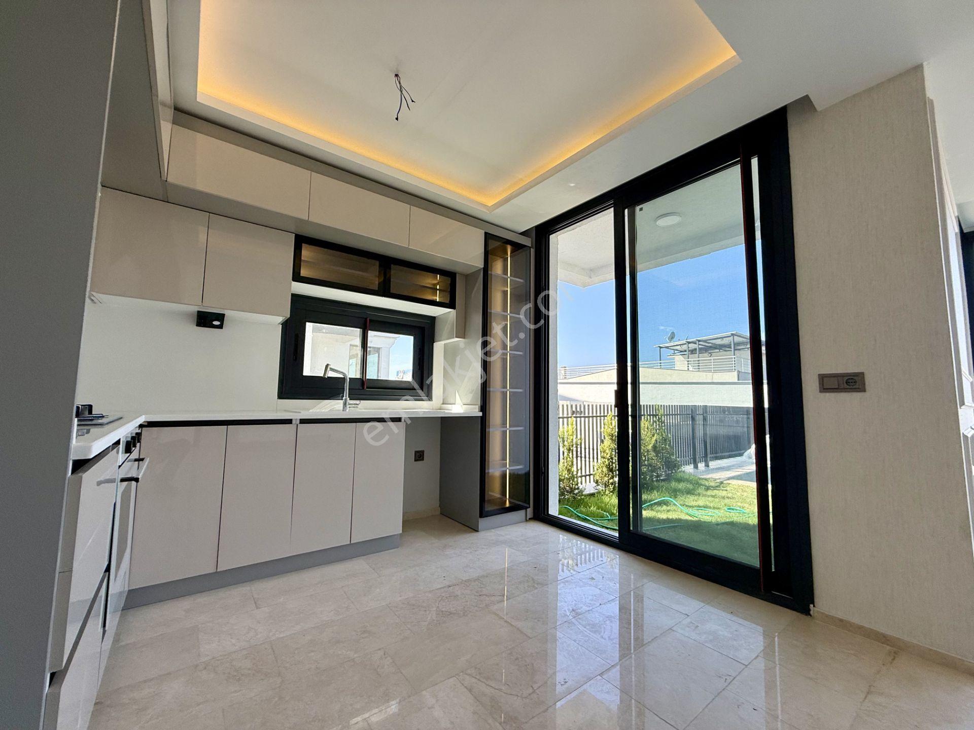 Kuşadası Kadınlar Denizi'nde Özel Havuzlu 4+1 Müstakil Villa — fotoğraf 6