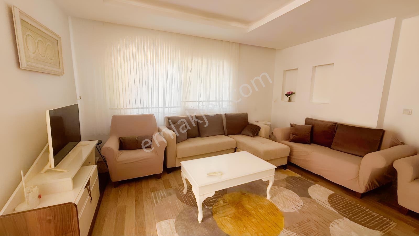 Kuşadası Merkezde Emsallerinin Altında Satılık 2+1 — fotoğraf 6