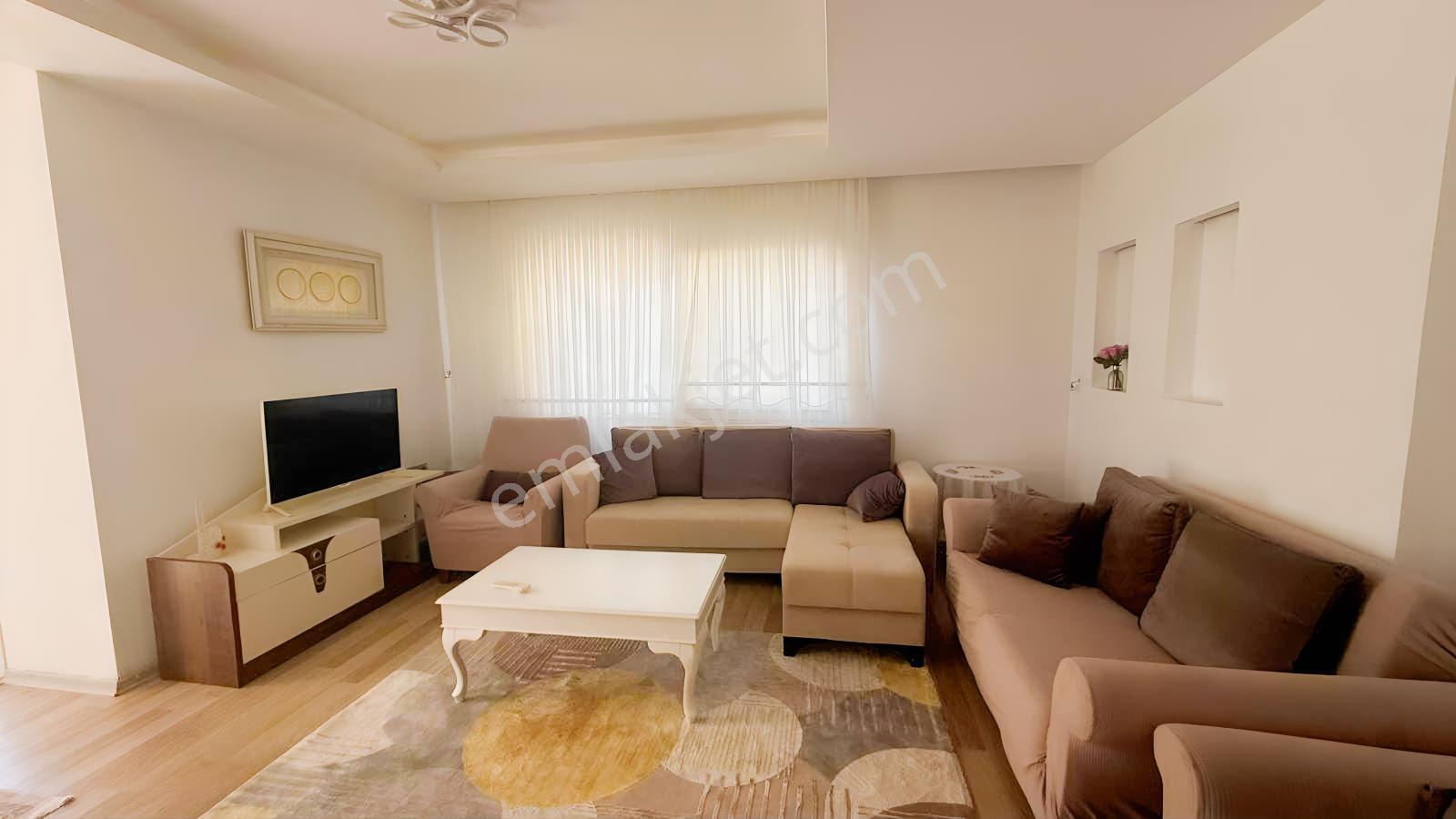 Kuşadası Merkezde Emsallerinin Altında Satılık 2+1 — fotoğraf 7