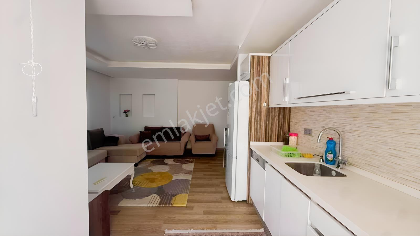 Kuşadası Merkezde Emsallerinin Altında Satılık 2+1 — fotoğraf 9