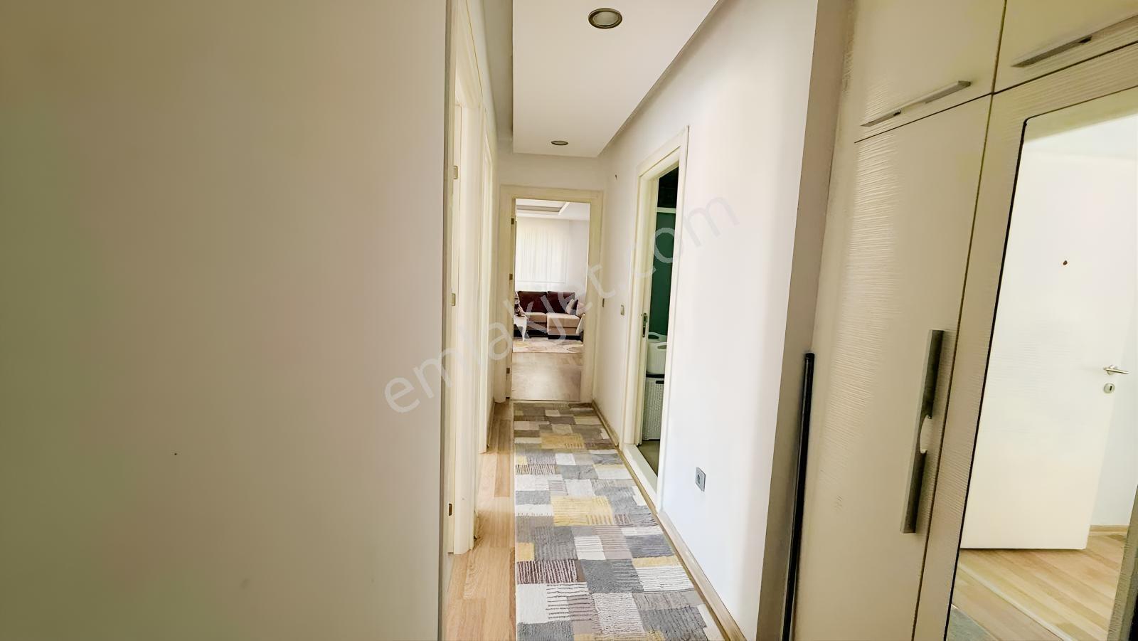 Kuşadası Merkezde Emsallerinin Altında Satılık 2+1 — fotoğraf 17