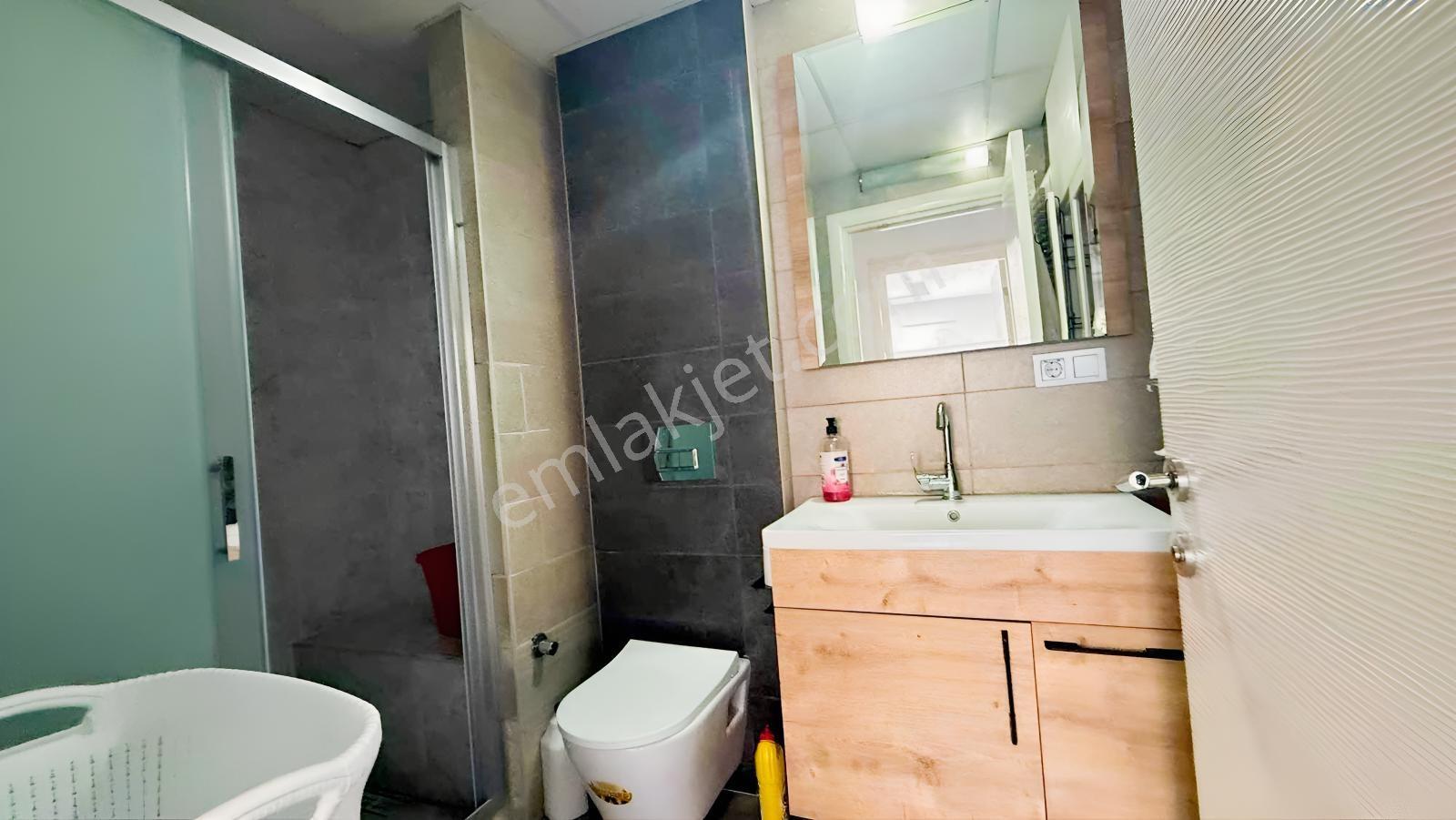 Kuşadası Merkezde Emsallerinin Altında Satılık 2+1 — fotoğraf 18