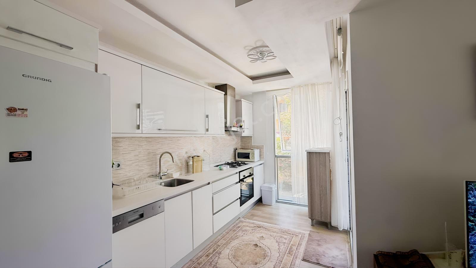 Kuşadası Merkezde Emsallerinin Altında Satılık 2+1 — fotoğraf 22
