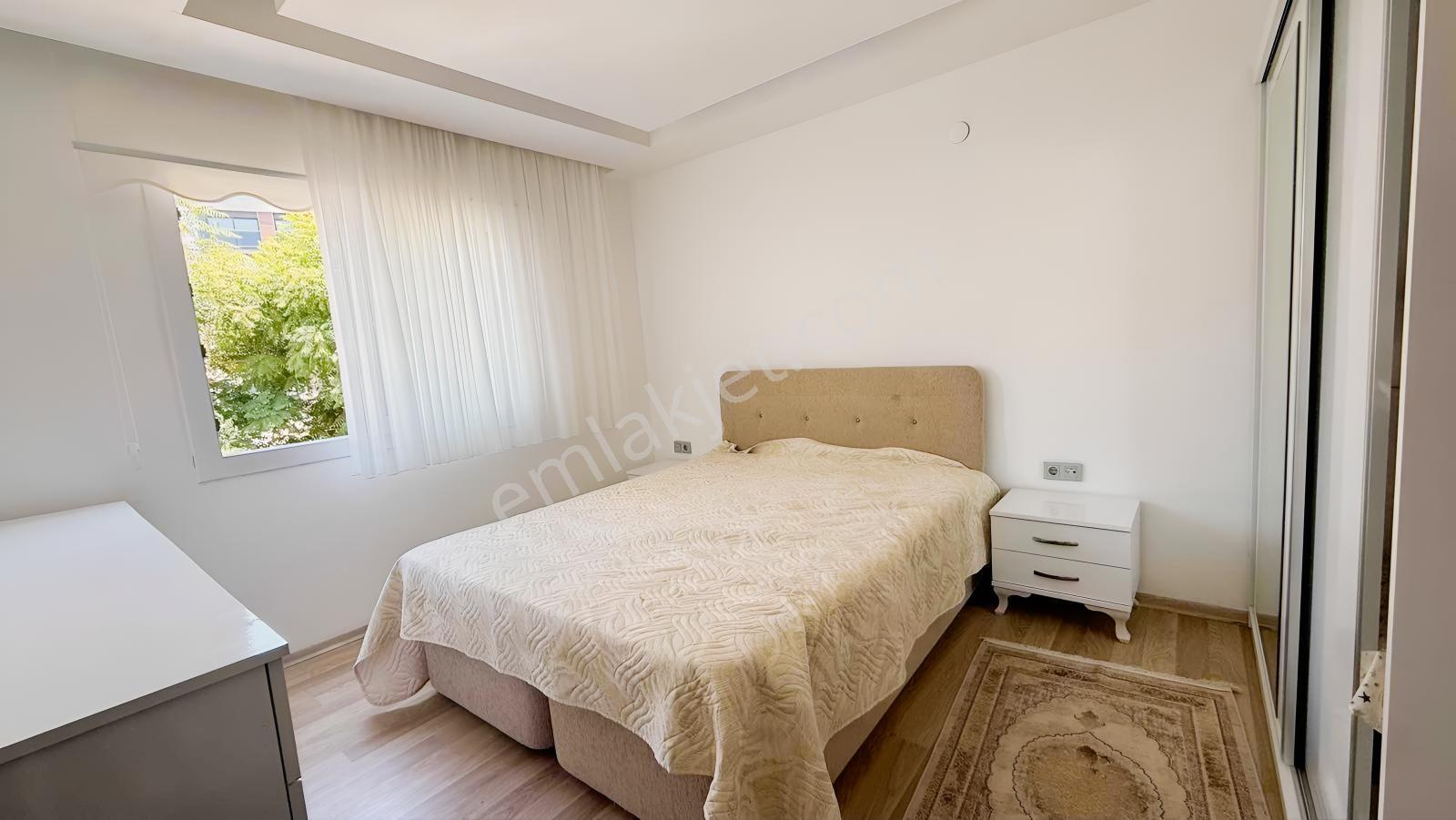 Kuşadası Merkezde Emsallerinin Altında Satılık 2+1 — fotoğraf 23