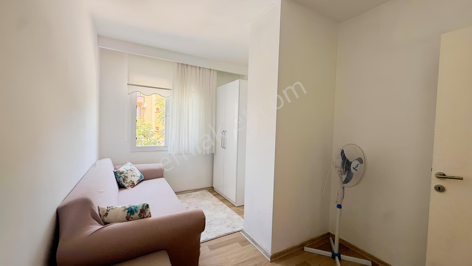 Kuşadası Merkezde Emsallerinin Altında Satılık 2+1 — fotoğraf 24