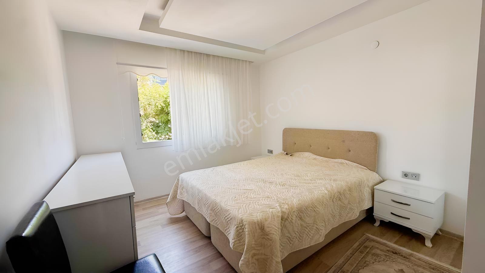 Kuşadası Merkezde Emsallerinin Altında Satılık 2+1 — fotoğraf 27