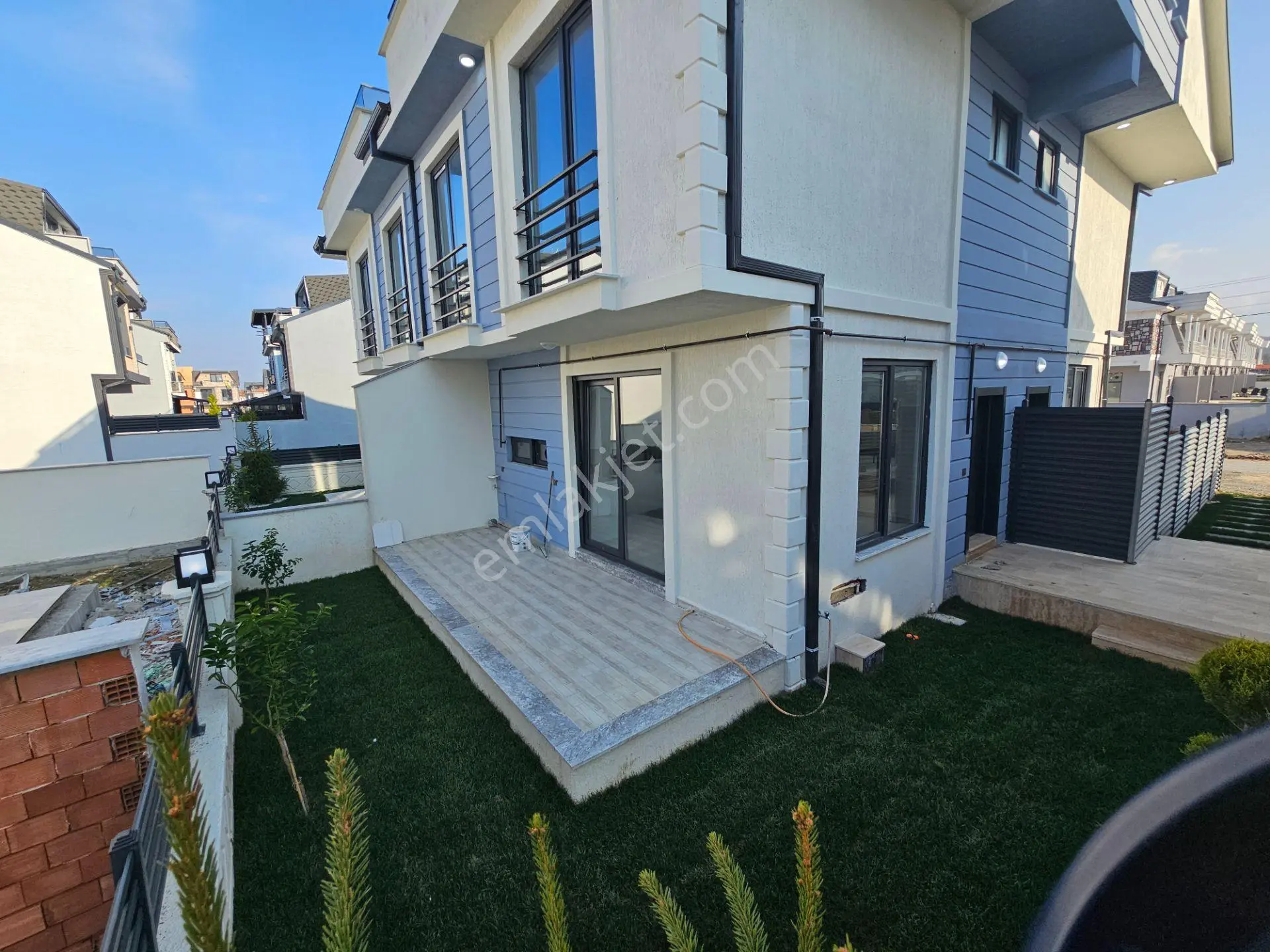 Denize Yürüme Mesafesinde, 3+1 Yerden Isıtmalı Bahçeli Villa — fotoğraf 2