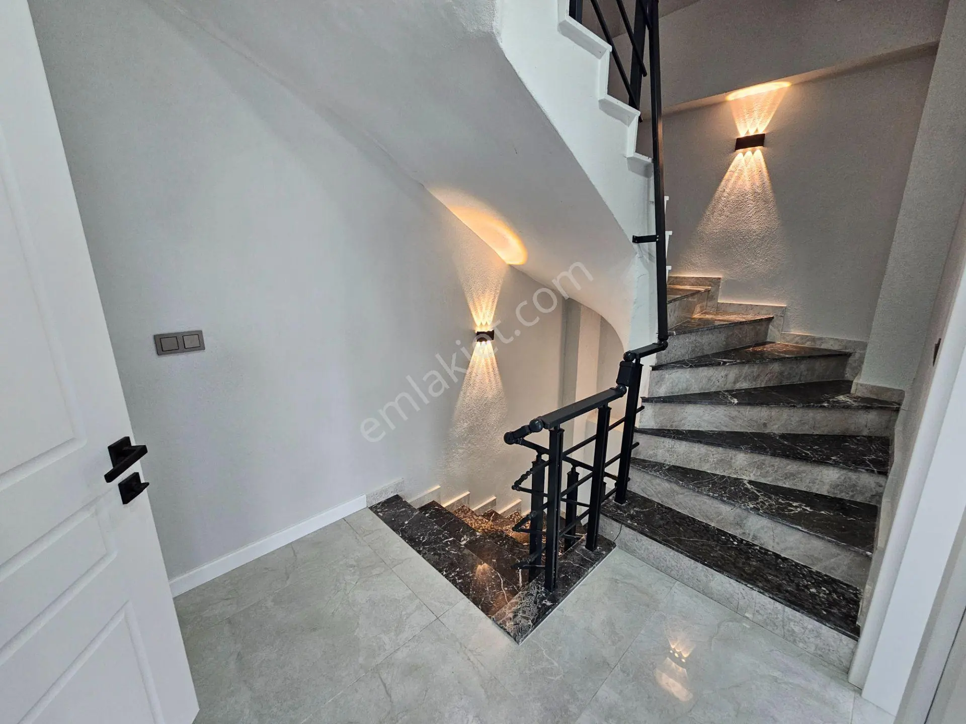 Denize Yürüme Mesafesinde, 3+1 Yerden Isıtmalı Bahçeli Villa — fotoğraf 18