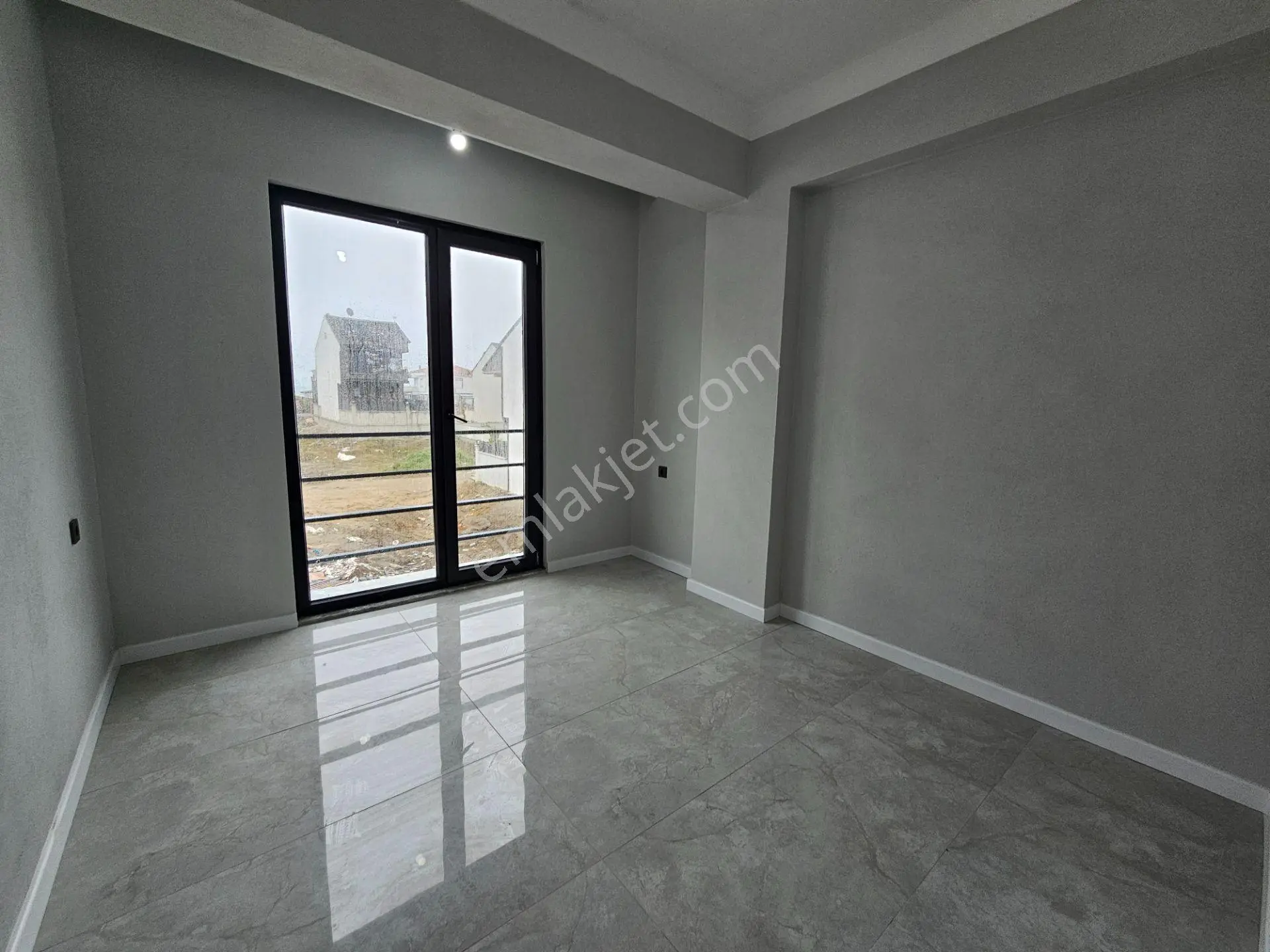 Denize Yürüme Mesafesinde, 3+1 Yerden Isıtmalı Bahçeli Villa — fotoğraf 20