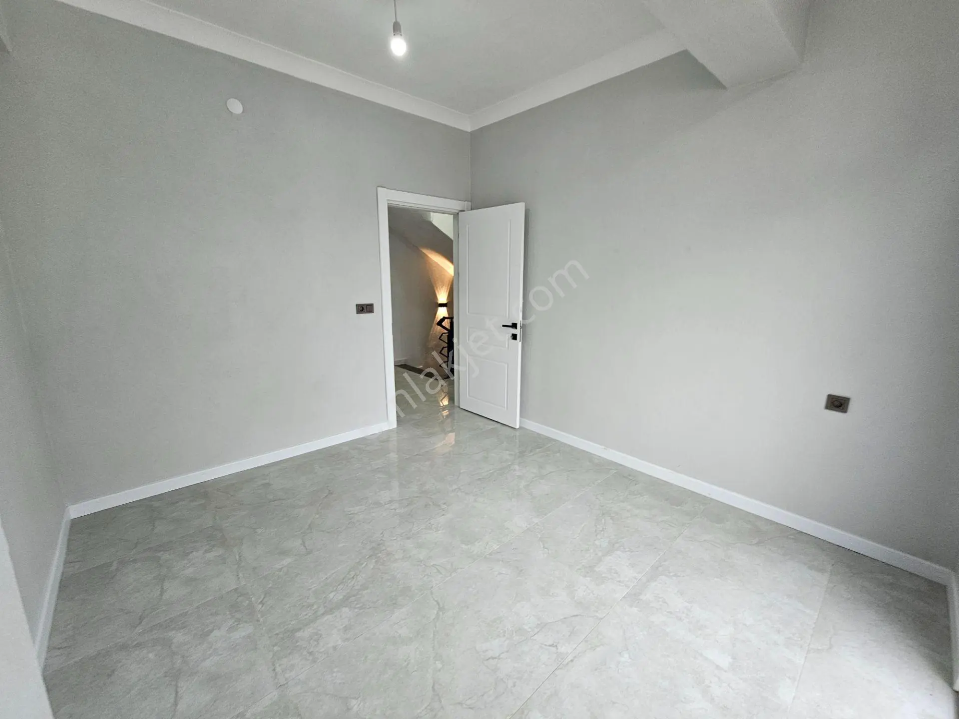 Denize Yürüme Mesafesinde, 3+1 Yerden Isıtmalı Bahçeli Villa — fotoğraf 22