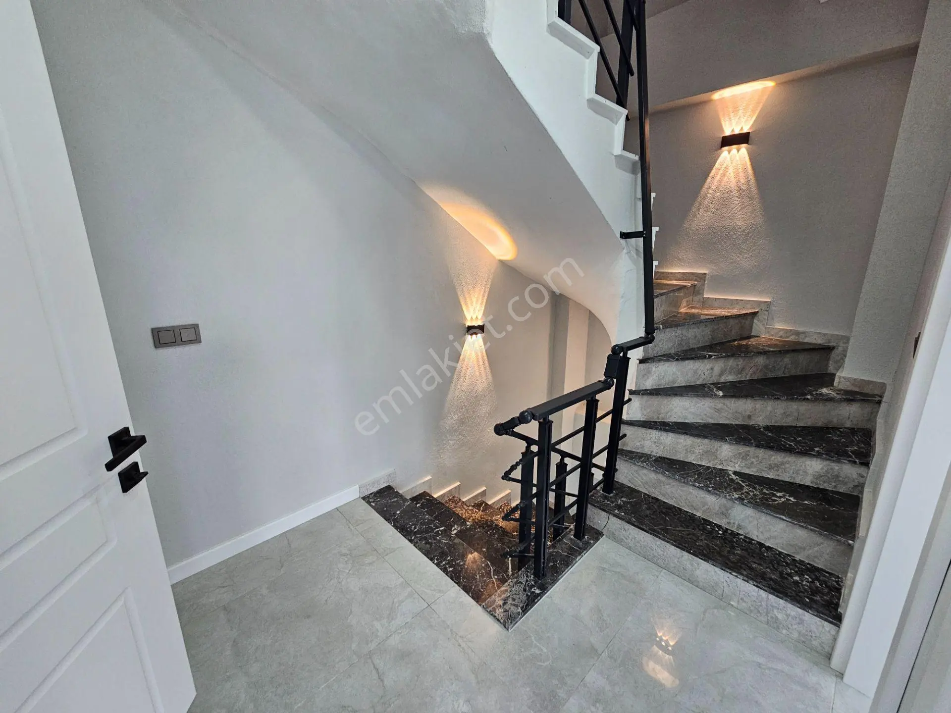 Denize Yürüme Mesafesinde, 3+1 Yerden Isıtmalı Bahçeli Villa — fotoğraf 23