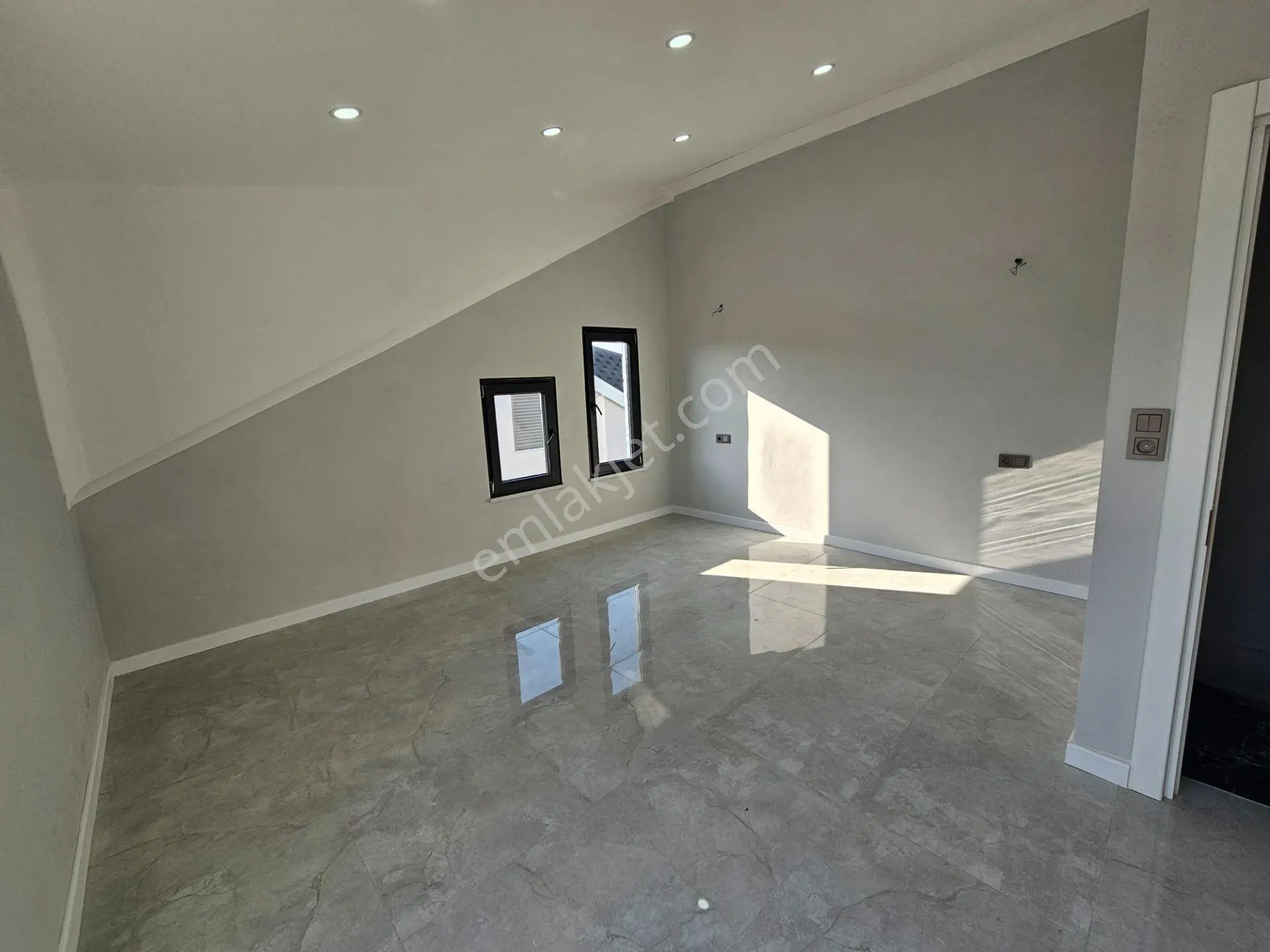 Denize Yürüme Mesafesinde, 3+1 Yerden Isıtmalı Bahçeli Villa — fotoğraf 33