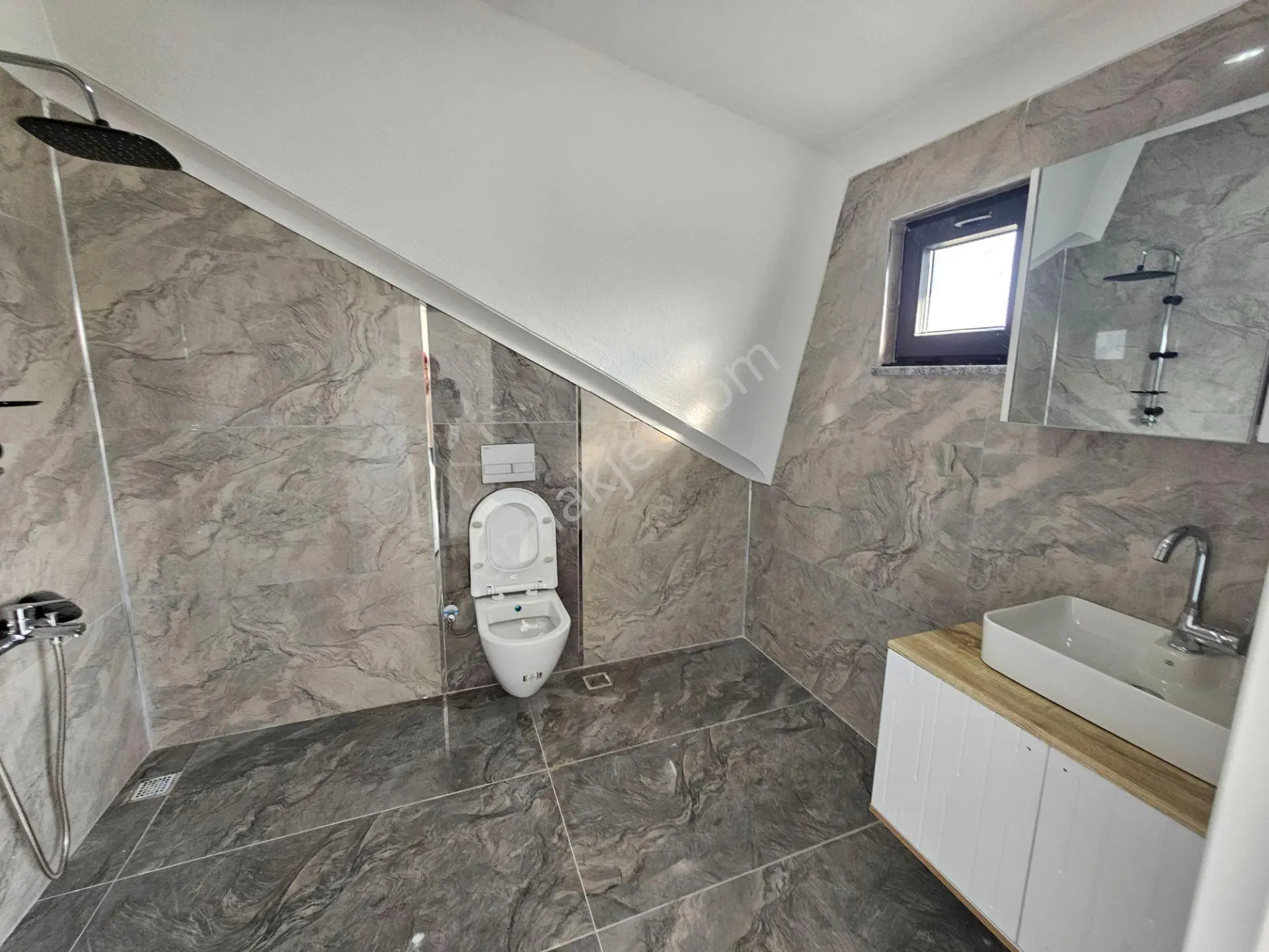 Denize Yürüme Mesafesinde, 3+1 Yerden Isıtmalı Bahçeli Villa — fotoğraf 34