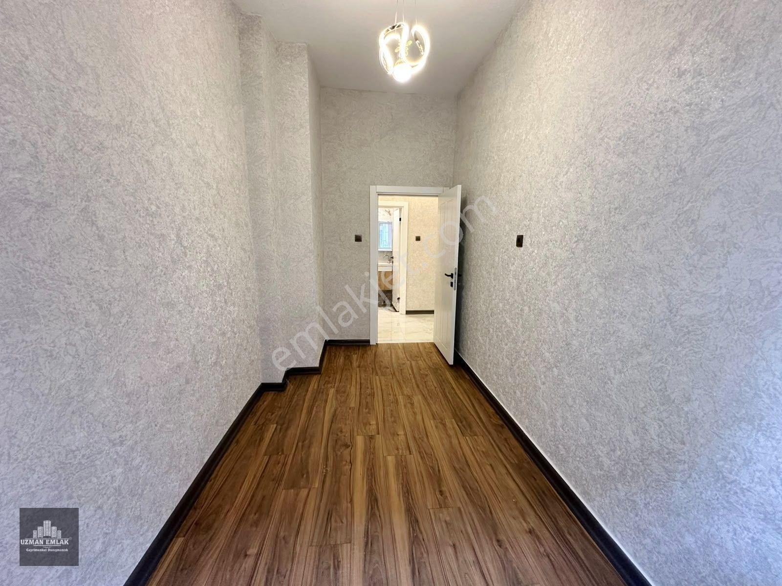 Uzman Emlak'dan Aşağıeğlence Mh'de Ultralüx Yapılı Yüksek Giriş 2,5+1 Daire — fotoğraf 8