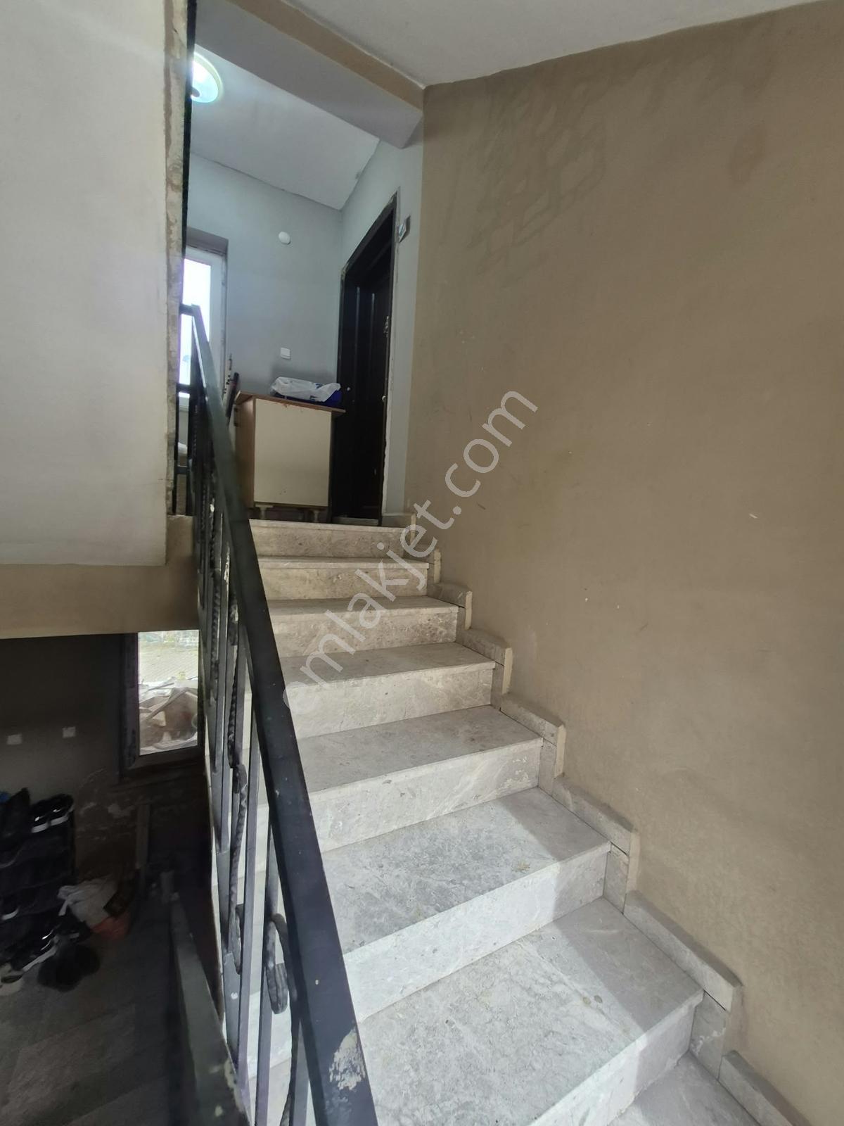 Me Ka Grouptan İnaz Deprem Evlerinde Satılık 2+1 Daire! — fotoğraf 8