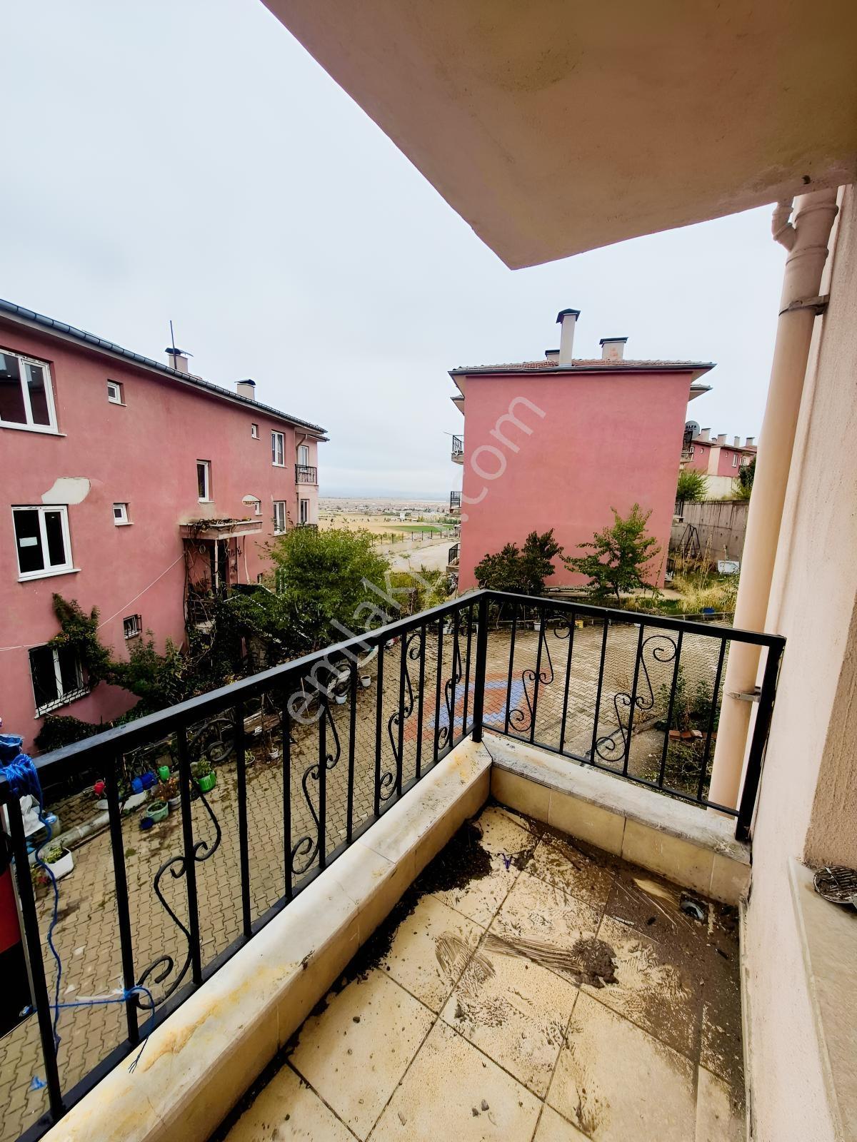 Me Ka Grouptan İnaz Deprem Evlerinde Satılık 2+1 Daire! — fotoğraf 30