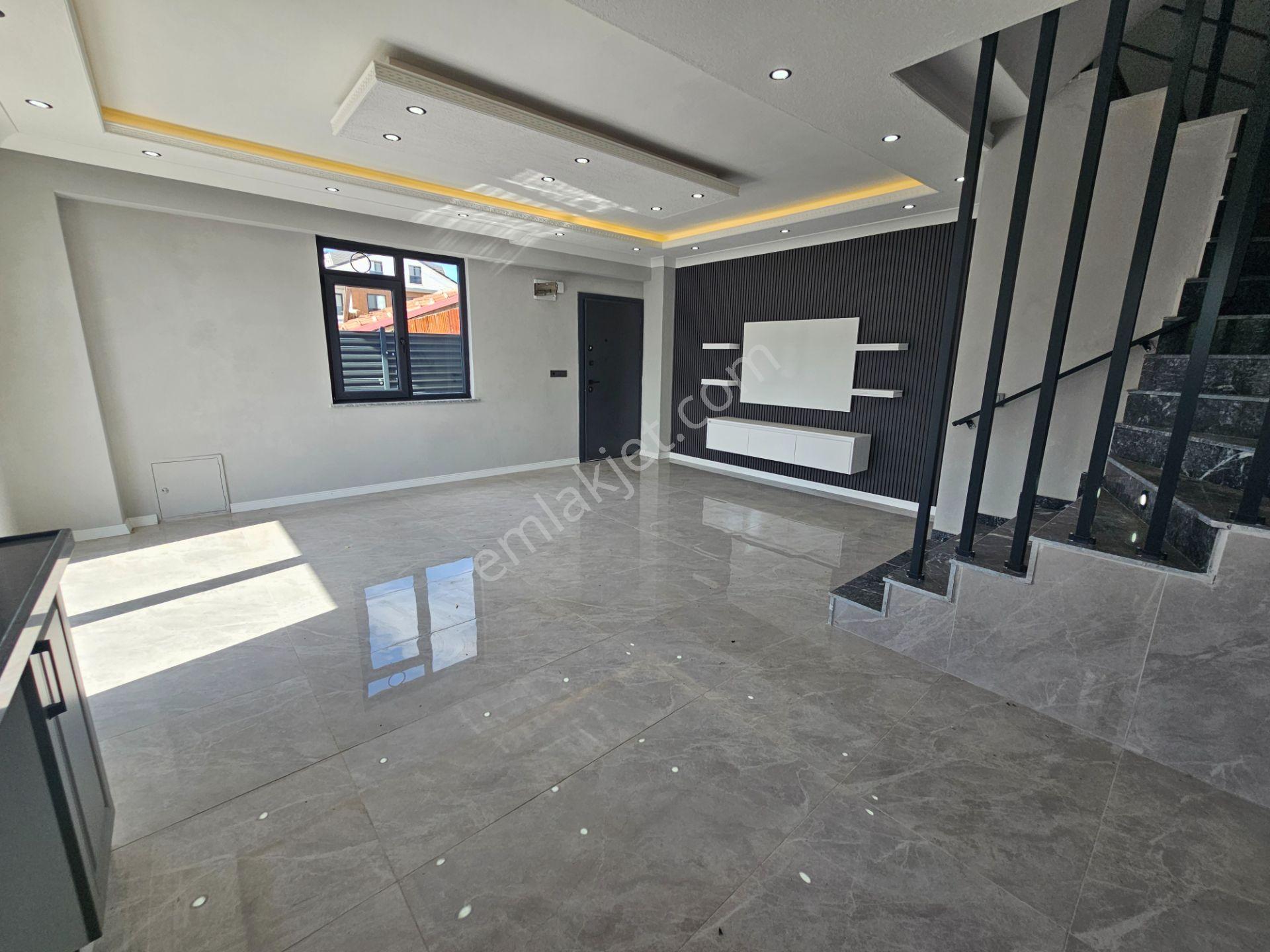 Deniz'den 4+1 Havuzlu, Denize Yakın Villa — fotoğraf 9
