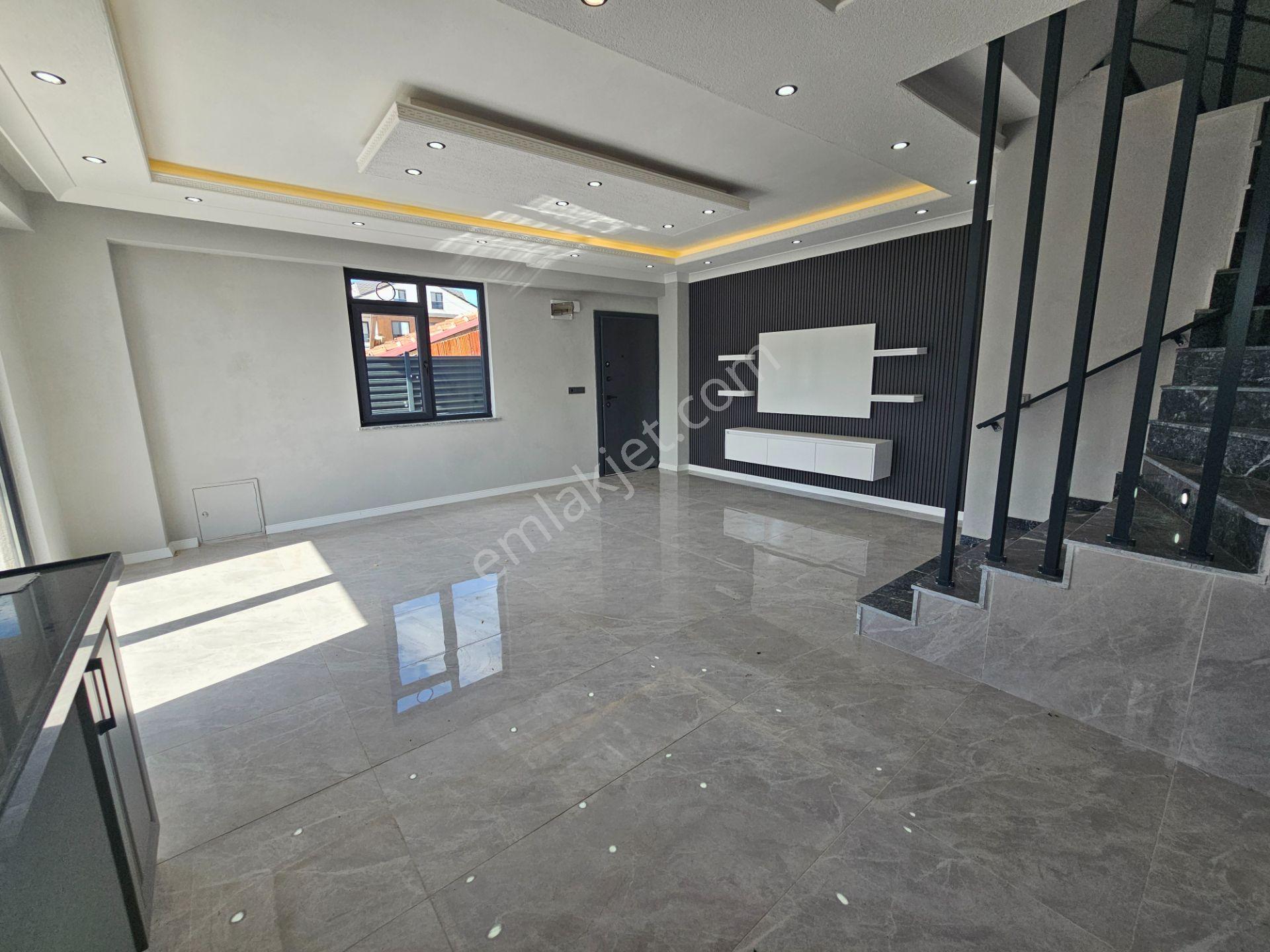 Deniz'den 4+1 Havuzlu, Denize Yakın Villa — fotoğraf 14
