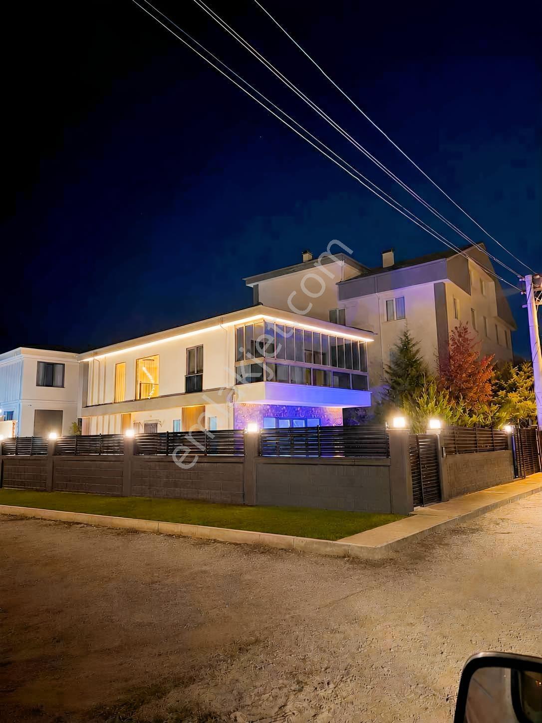 Lotus'Dan Çiflik'De Lüks 3+1 Havuzlu Villa