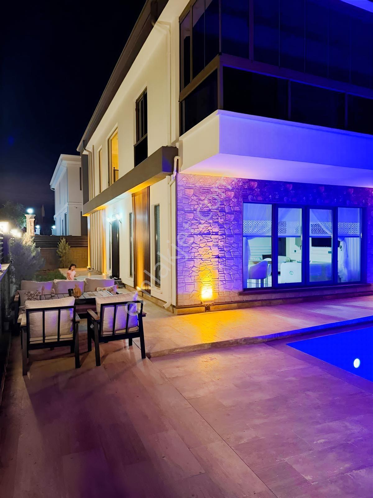 Lotus'dan Çiflik'de Lüks 3+1 Havuzlu Villa — fotoğraf 2