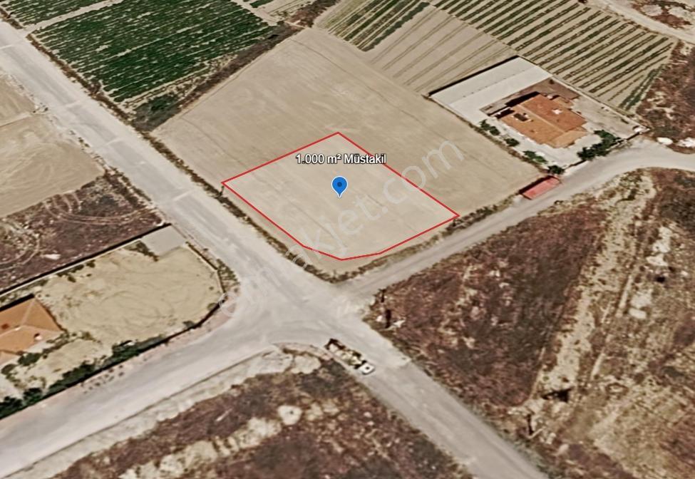 Karatay Saraçoğlunda İki Yola Cepheli Köşe Konumda 1.000 M² Arsa