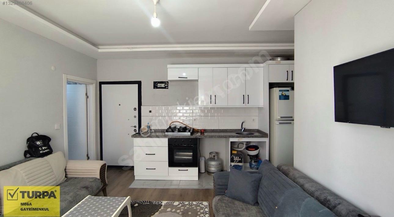 Bayraklı Gümüşpala Cadde Üzerinde Yatırımlık Eşyalı Satılık 1+1 — fotoğraf 2