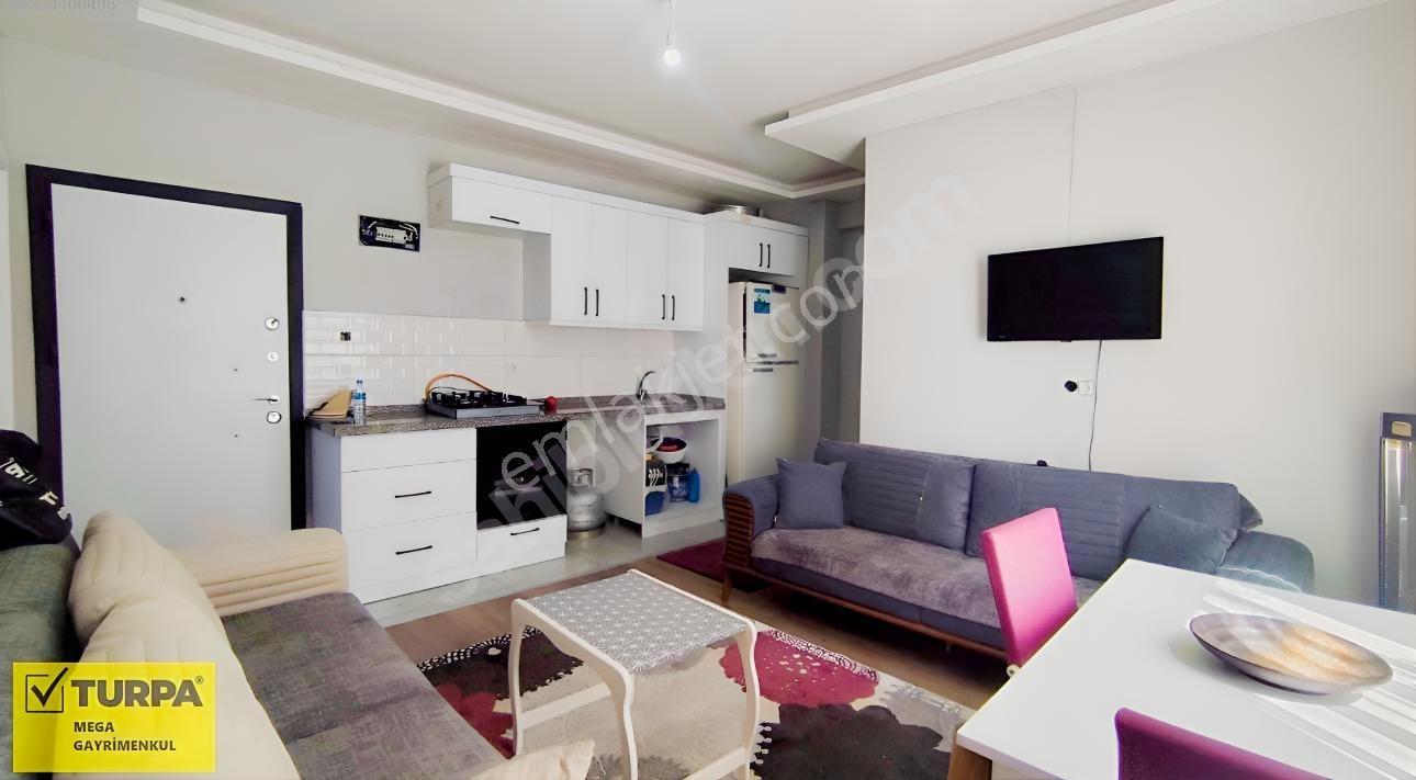 Bayraklı Gümüşpala Cadde Üzerinde Yatırımlık Eşyalı Satılık 1+1 — fotoğraf 3