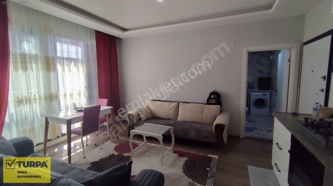 Bayraklı Gümüşpala Cadde Üzerinde Yatırımlık Eşyalı Satılık 1+1 — fotoğraf 4