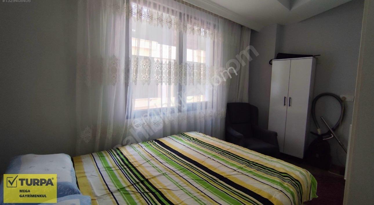 Bayraklı Gümüşpala Cadde Üzerinde Yatırımlık Eşyalı Satılık 1+1 — fotoğraf 7