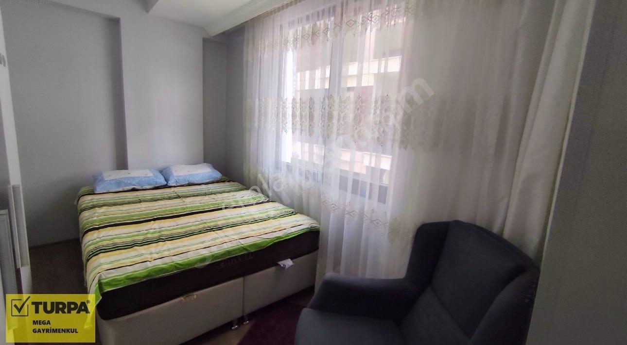 Bayraklı Gümüşpala Cadde Üzerinde Yatırımlık Eşyalı Satılık 1+1 — fotoğraf 9