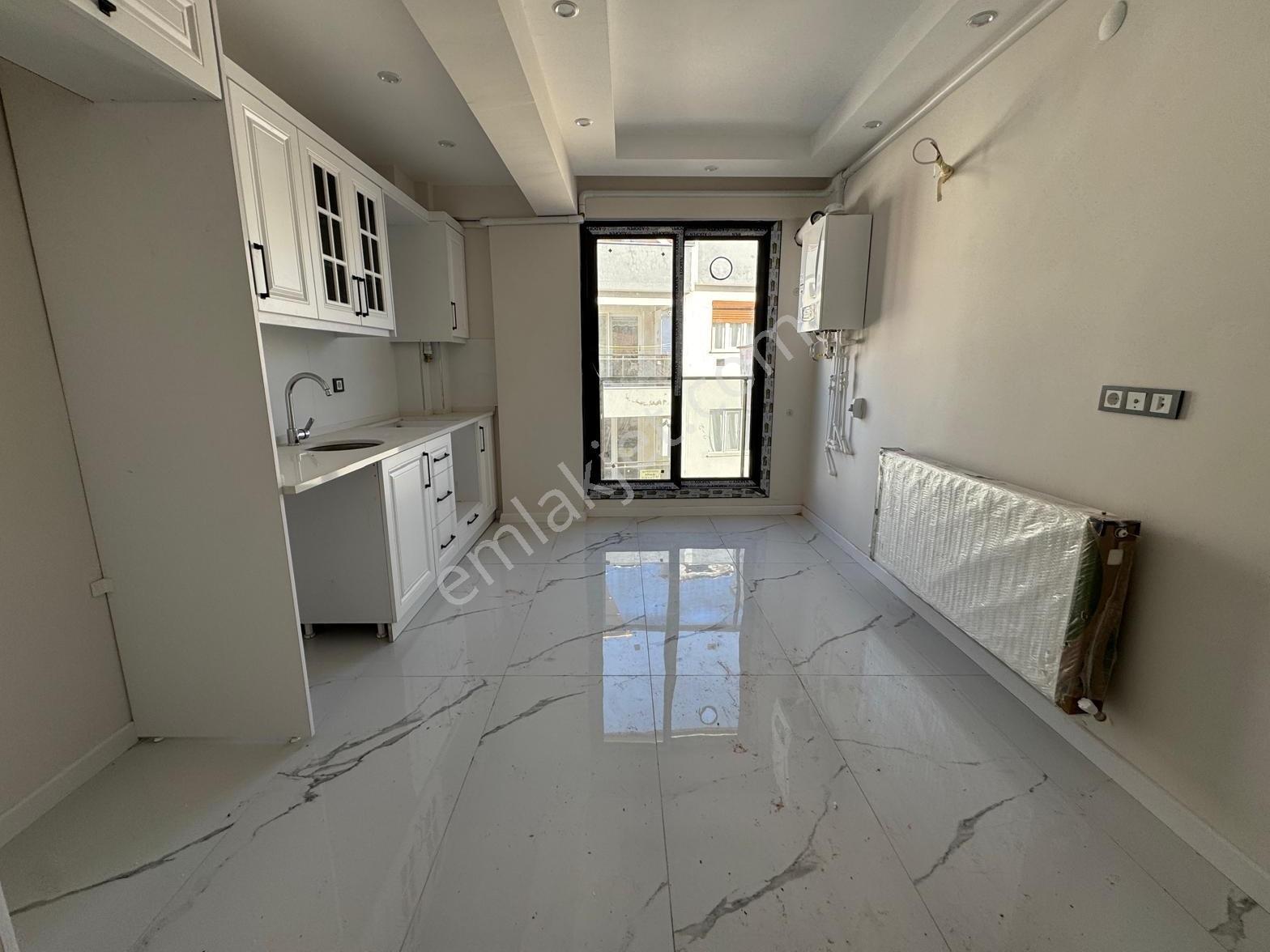 Zeki Emlak'tan Muradiye'de İstasyon Civ. Satılık 2+1 Sıfır Daire — fotoğraf 2