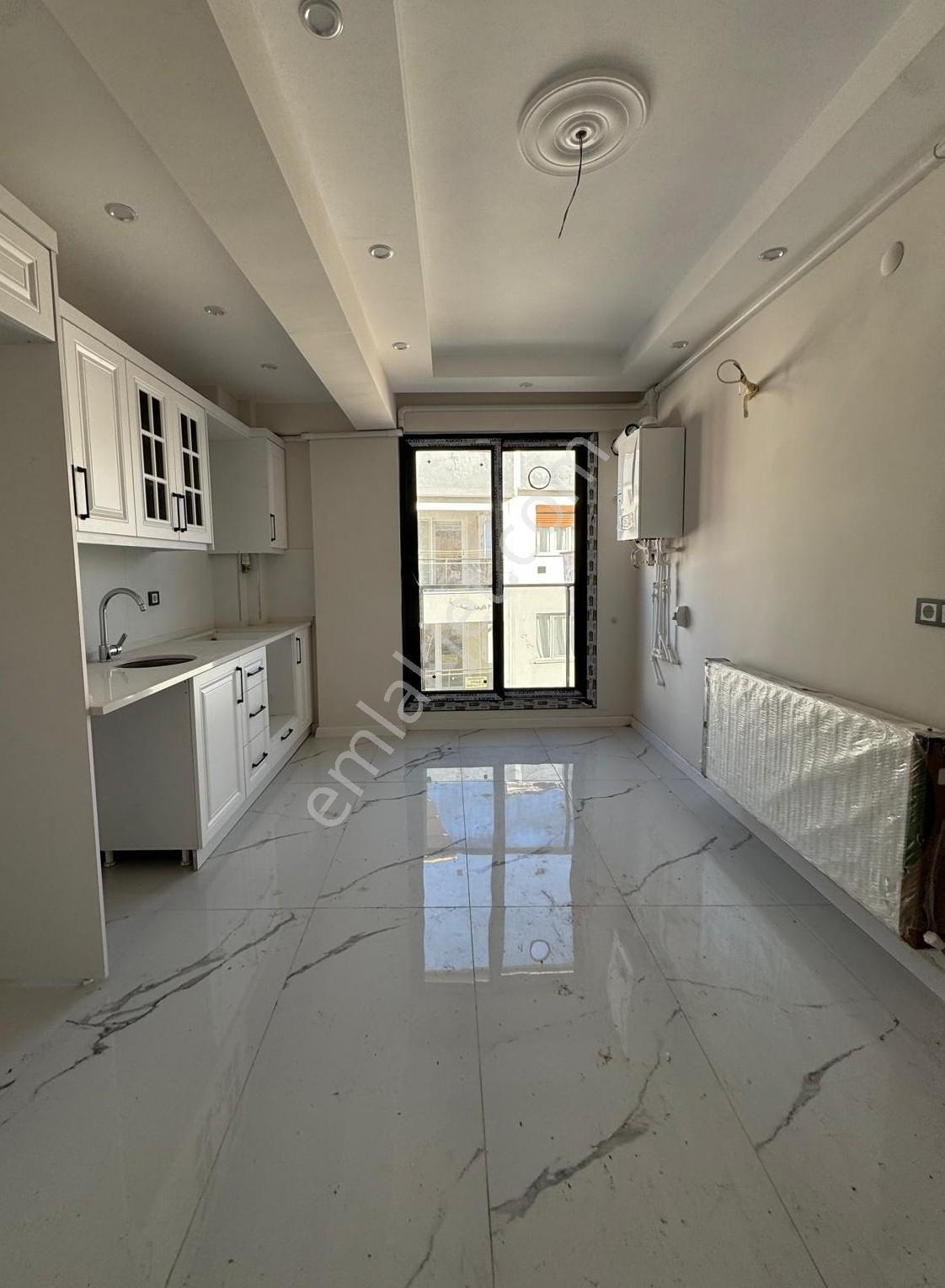 Zeki Emlak'tan Muradiye'de İstasyon Civ. Satılık 2+1 Sıfır Daire — fotoğraf 3