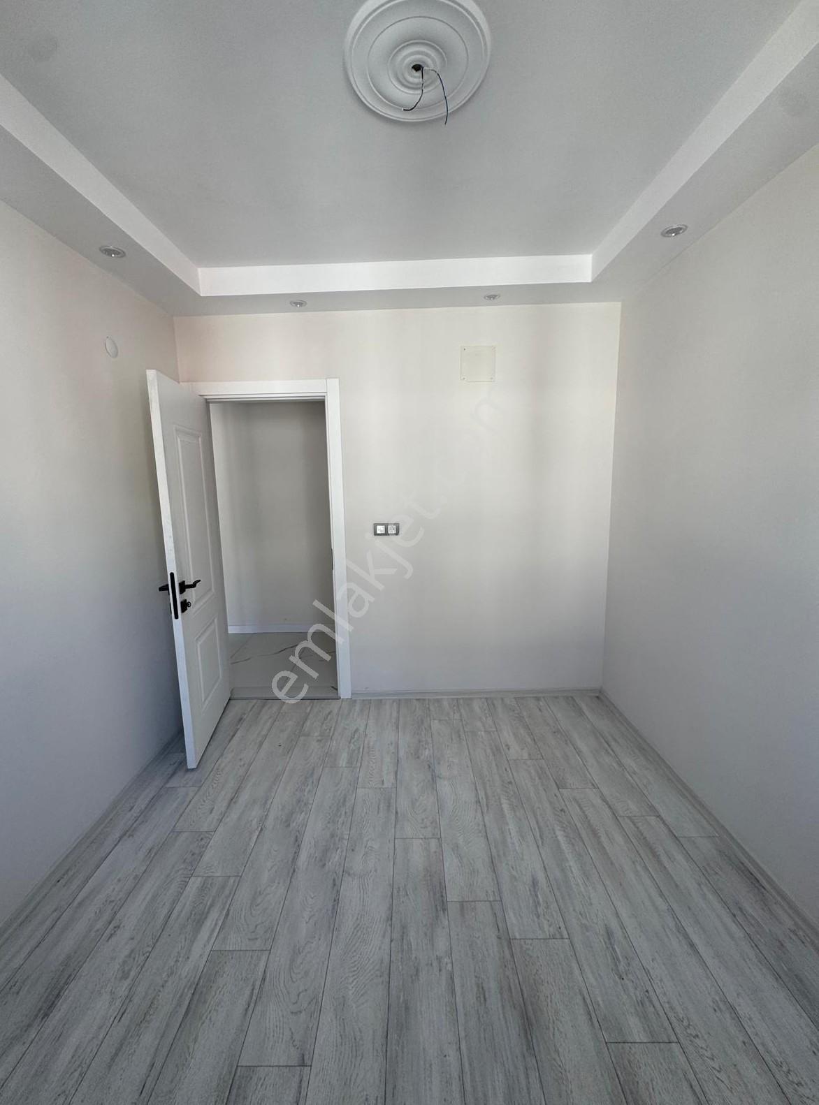 Zeki Emlak'tan Muradiye'de İstasyon Civ. Satılık 2+1 Sıfır Daire — fotoğraf 8