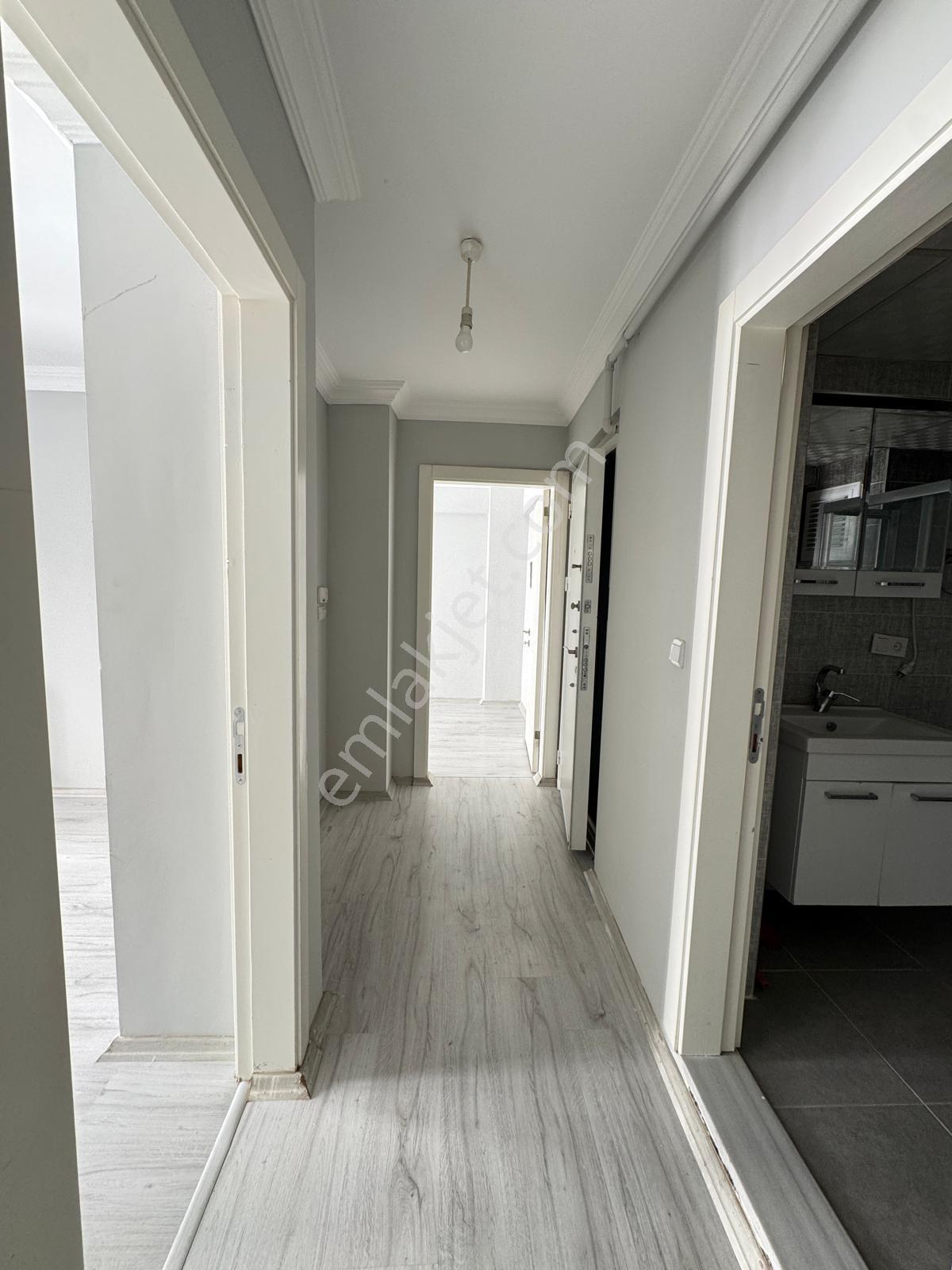 Zeki Emlak'tan Muradiyede Cam Balkonlu 2+1 Ara Kat Satılık Daire — fotoğraf 6