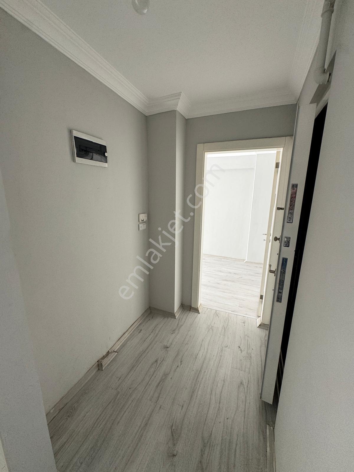 Zeki Emlak'tan Muradiyede Cam Balkonlu 2+1 Ara Kat Satılık Daire — fotoğraf 13