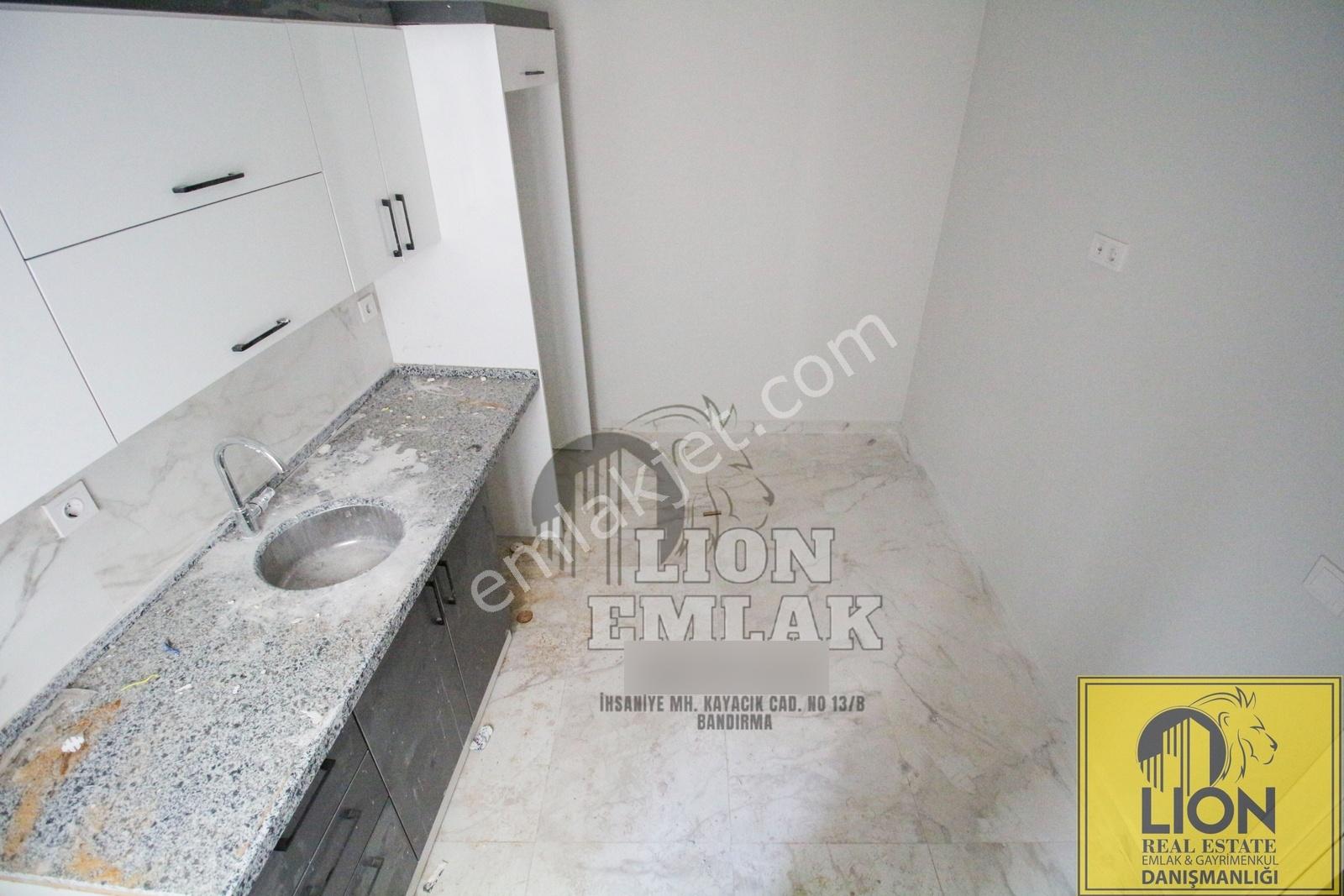 Lıon Emlak'tan Kayacık'ta Çift Banyo,balkonlu Satılık 2+1 Daire — fotoğraf 6