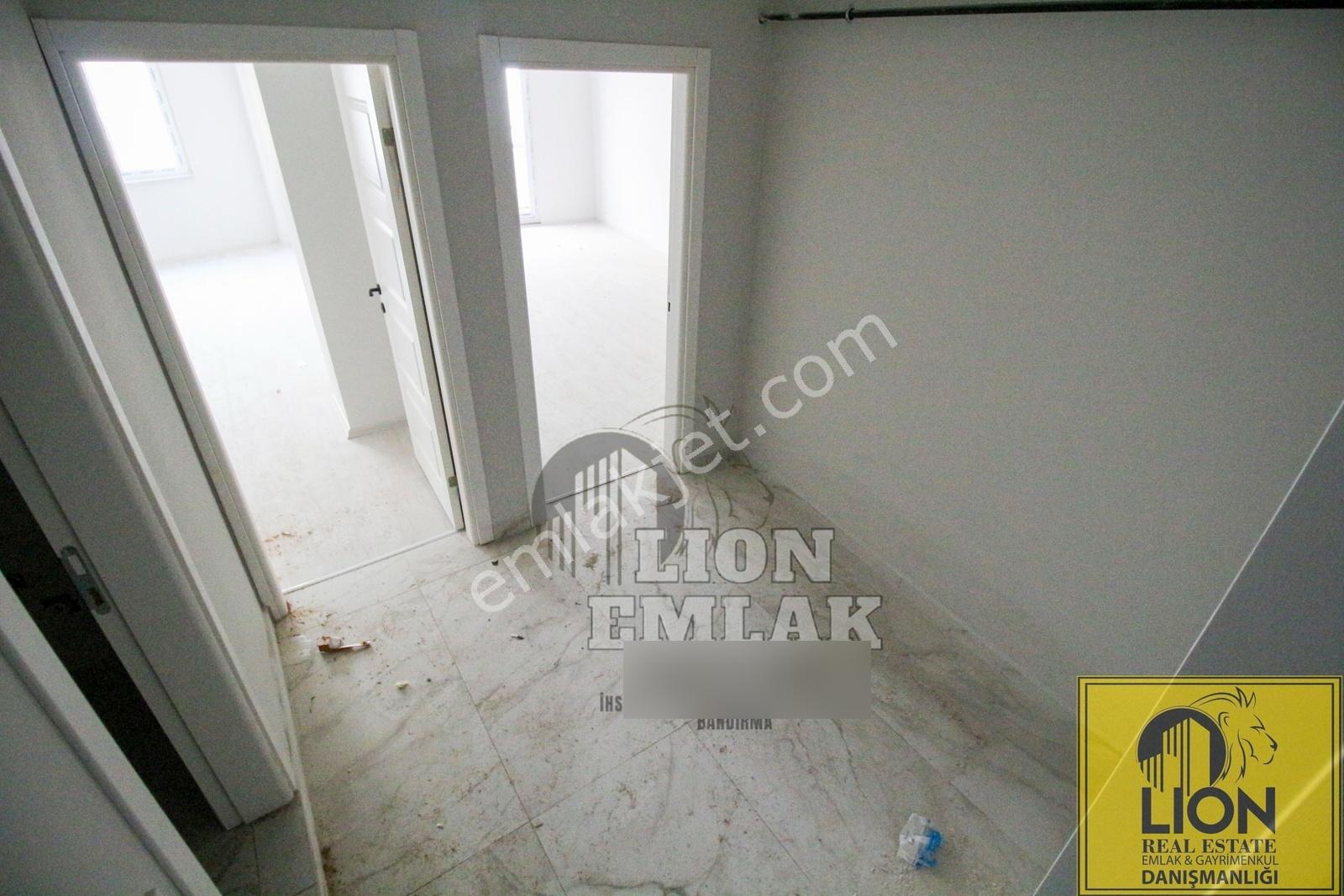 Lıon Emlak'tan Kayacık'ta Çift Banyo,balkonlu Satılık 2+1 Daire — fotoğraf 8