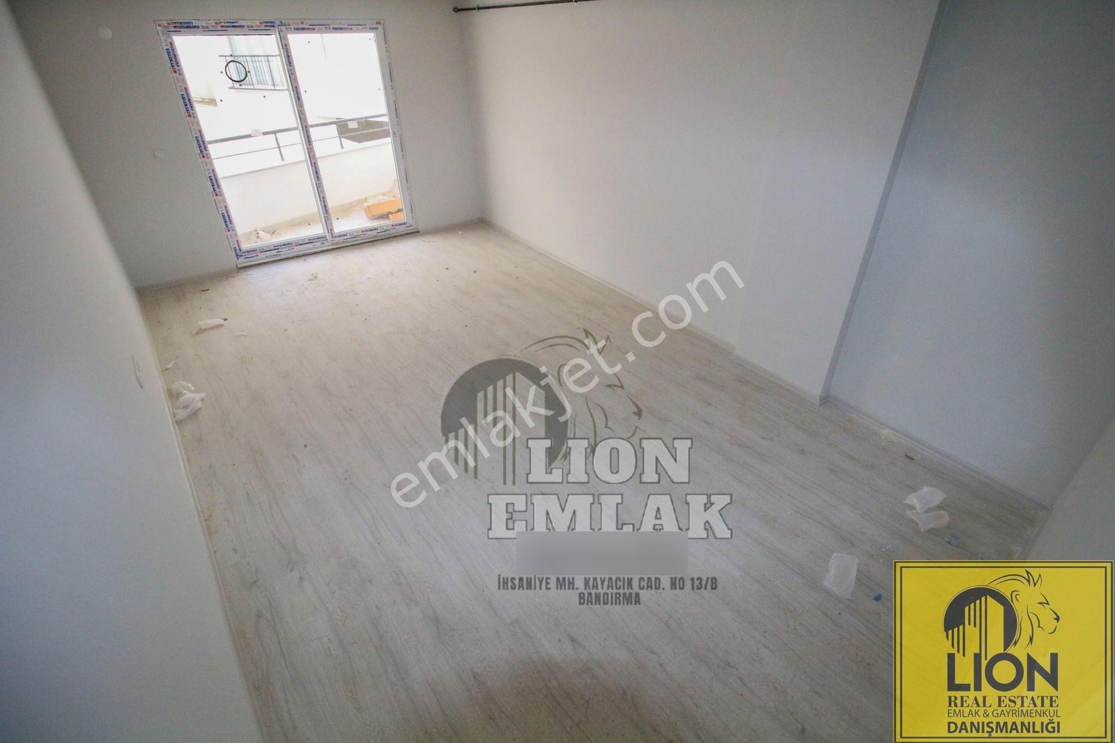 Lıon Emlak'tan Kayacık'ta Çift Banyo,balkonlu Satılık 2+1 Daire — fotoğraf 9