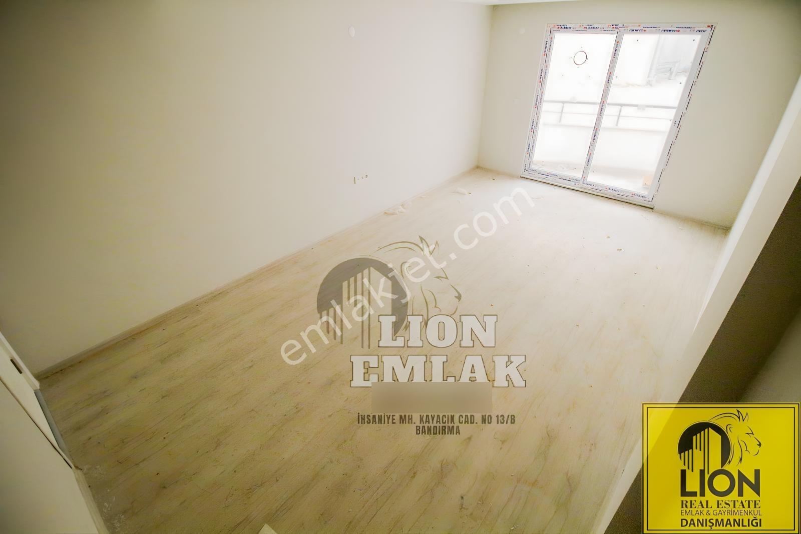 Lıon Emlak'tan Kayacık'ta Çift Banyo,balkonlu Satılık 2+1 Daire — fotoğraf 11