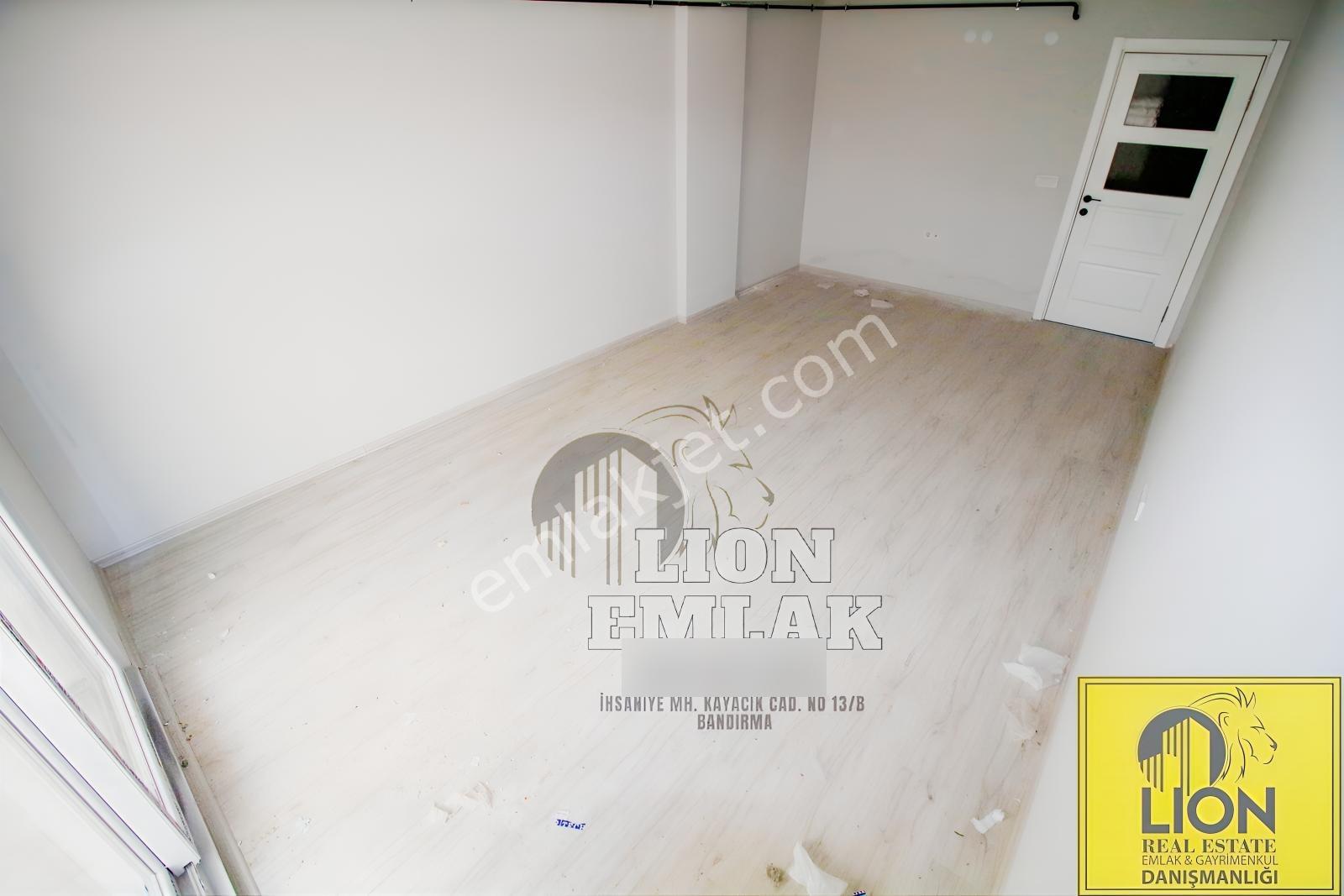 Lıon Emlak'tan Kayacık'ta Çift Banyo,balkonlu Satılık 2+1 Daire — fotoğraf 12