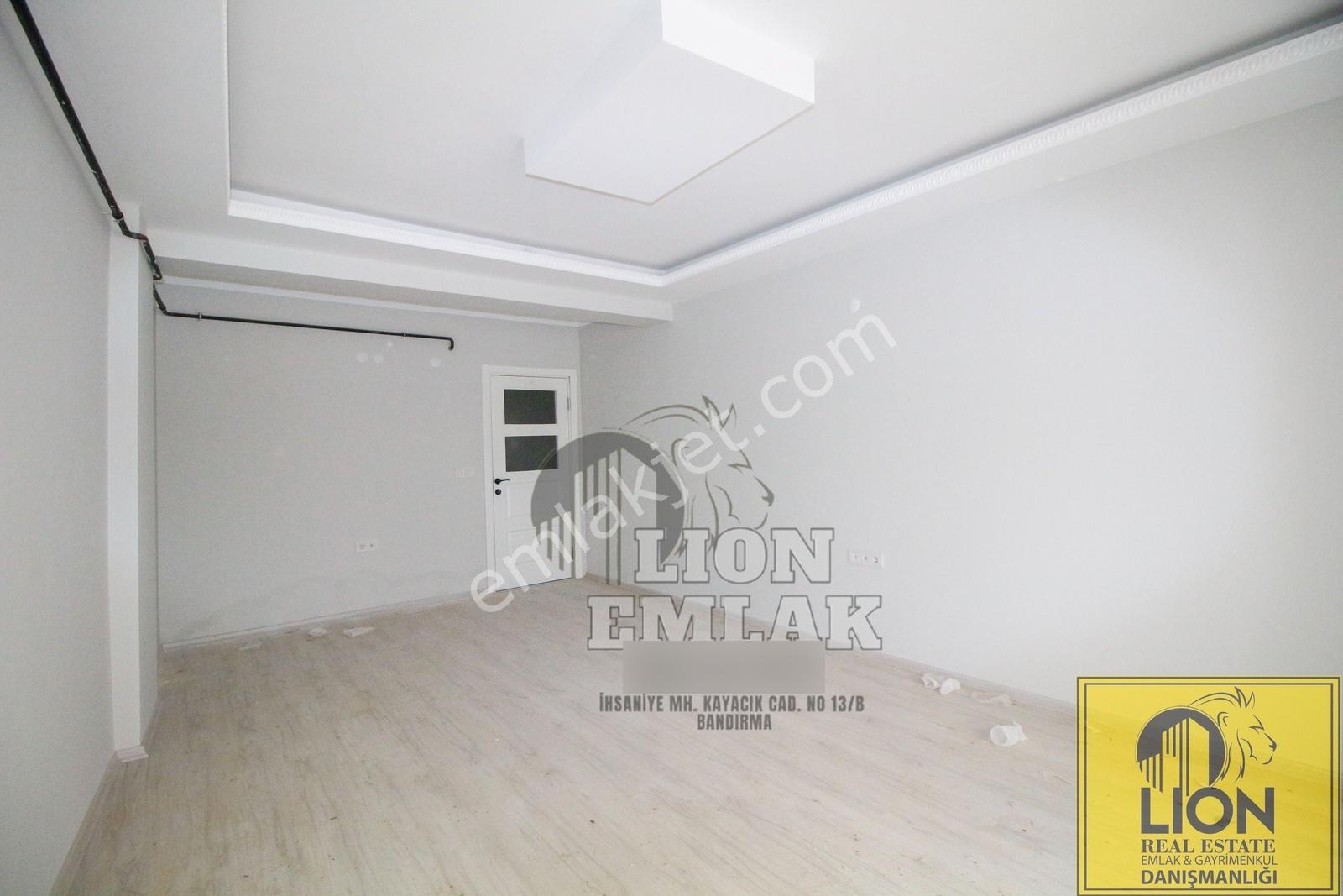 Lıon Emlak'tan Kayacık'ta Çift Banyo,balkonlu Satılık 2+1 Daire — fotoğraf 14